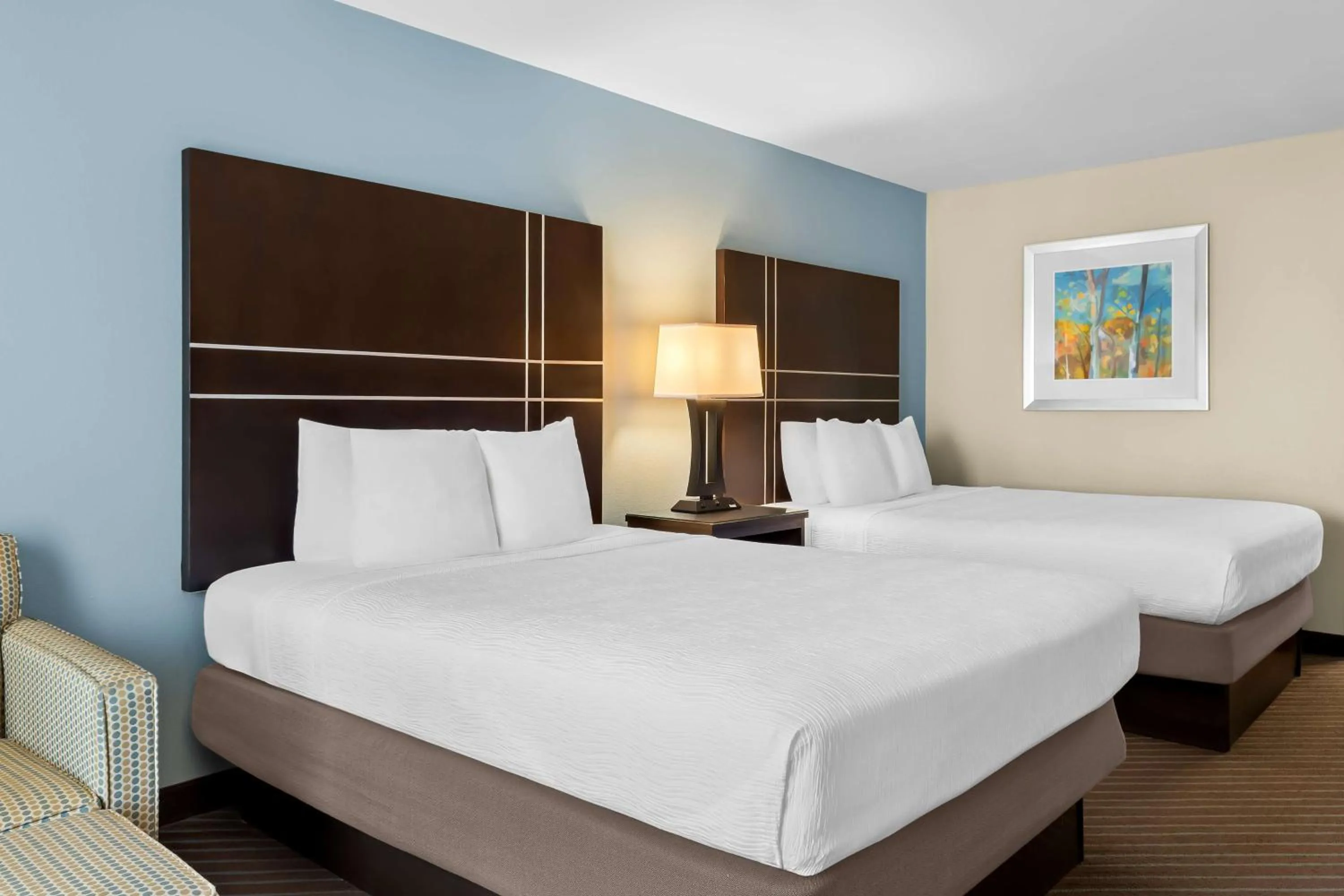 Standard Queen Room in Best Western Newport Inn