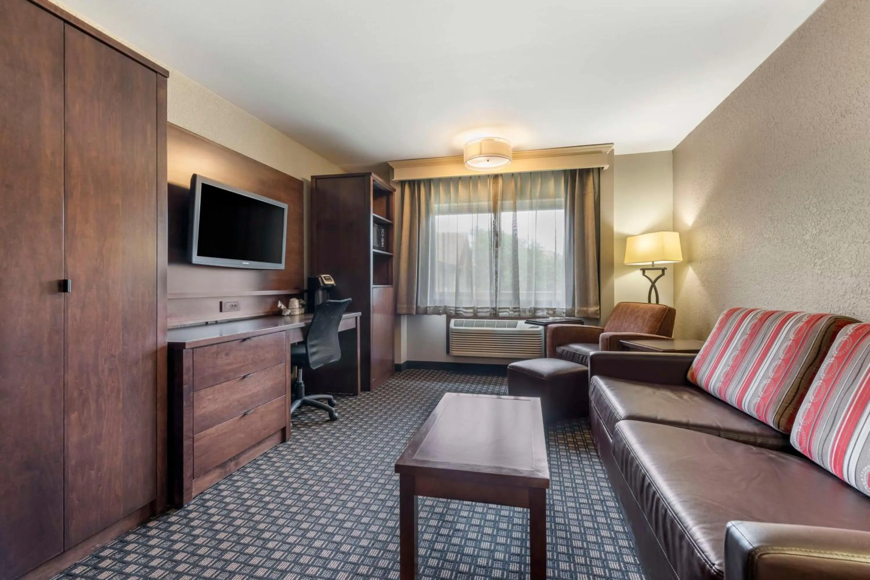 Standard King Suite with Sofa Bed - Non-Smoking in Best Western Plus Ramkota Hotel