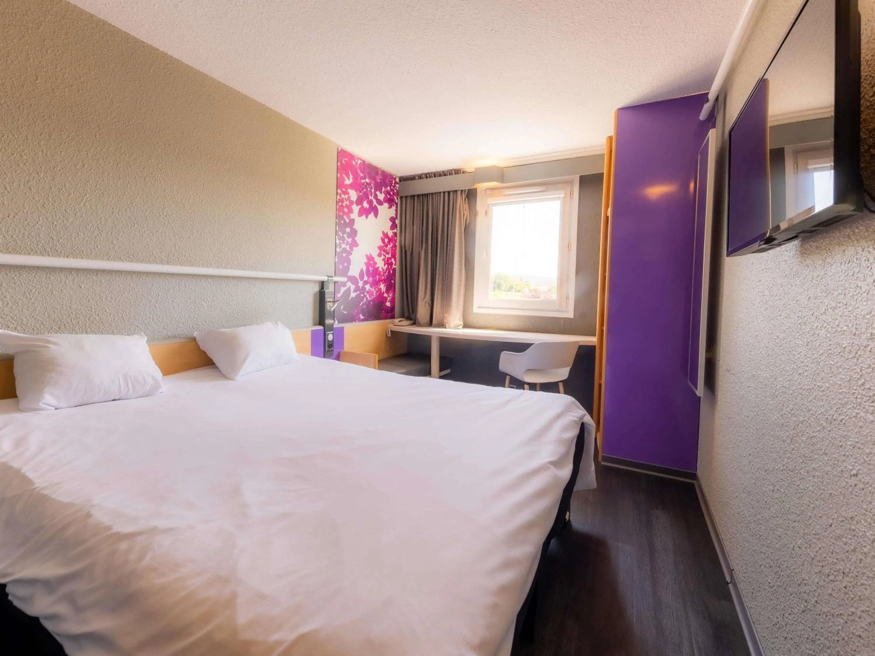 Standard Double Room in ibis Vesoul
