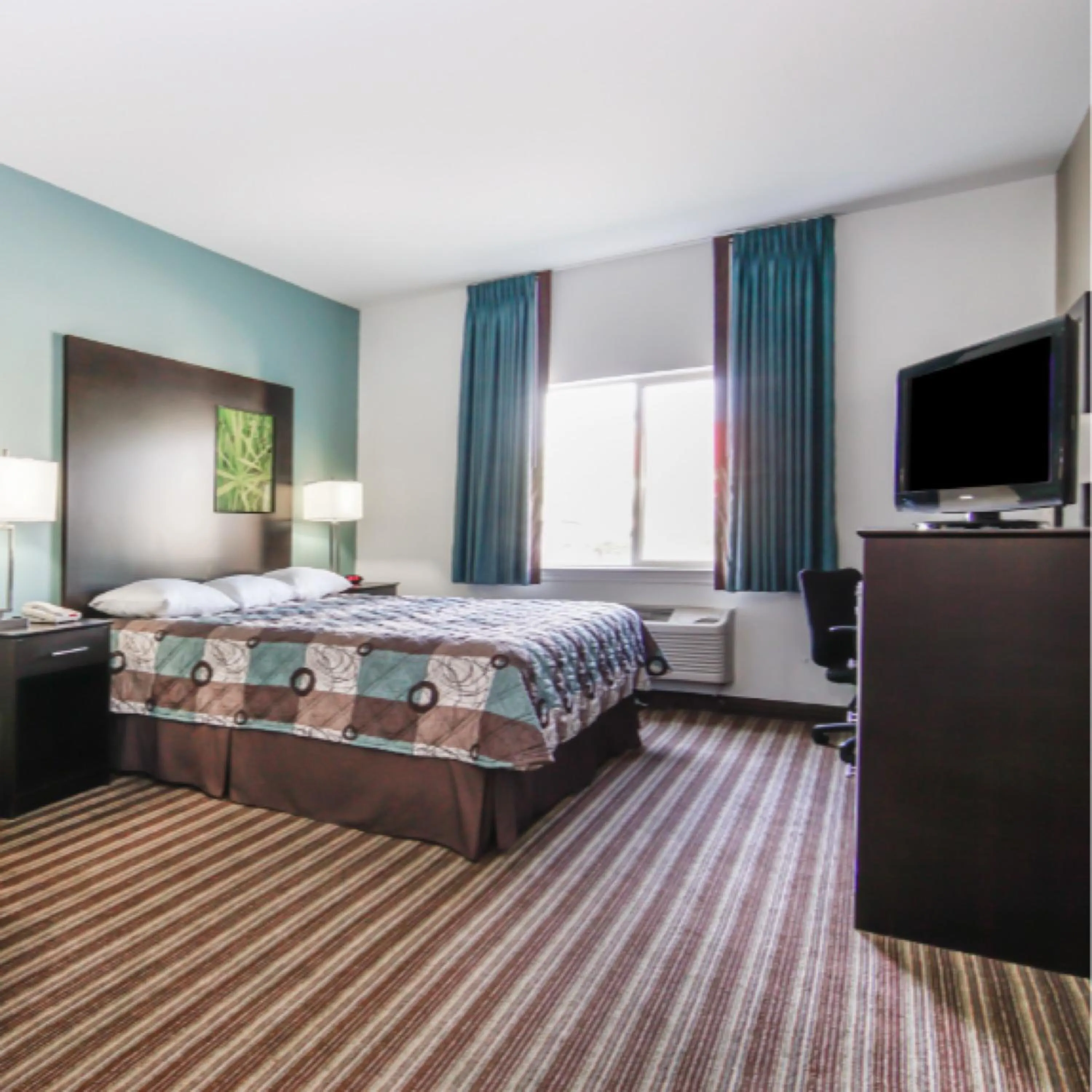 King Room with Roll-In Shower - Mobility/Hearing Accessible - Non-Smoking in Super 8 by Wyndham Brenham TX