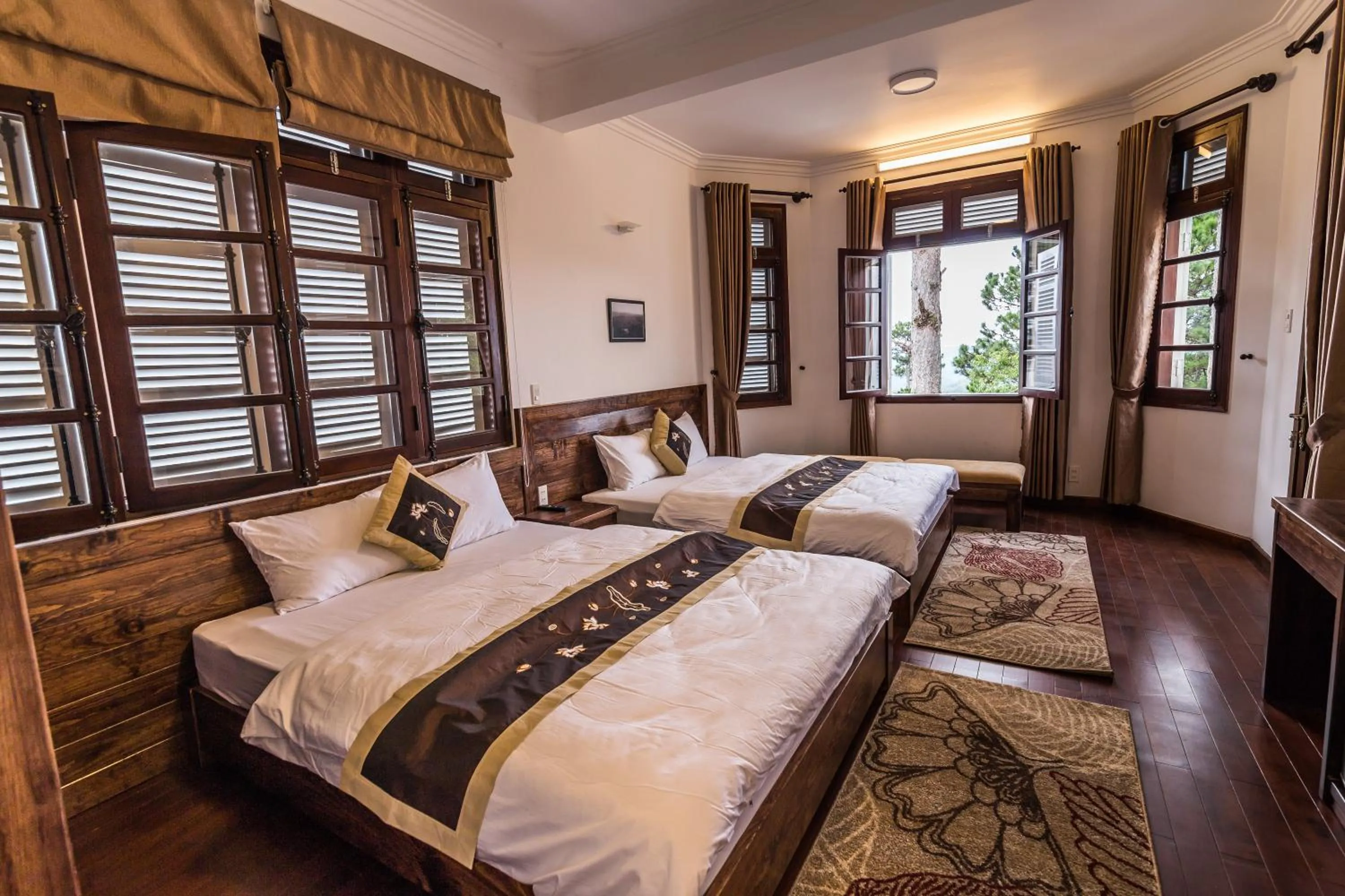 Deluxe Quadruple Room in Dragon Dalat Villa