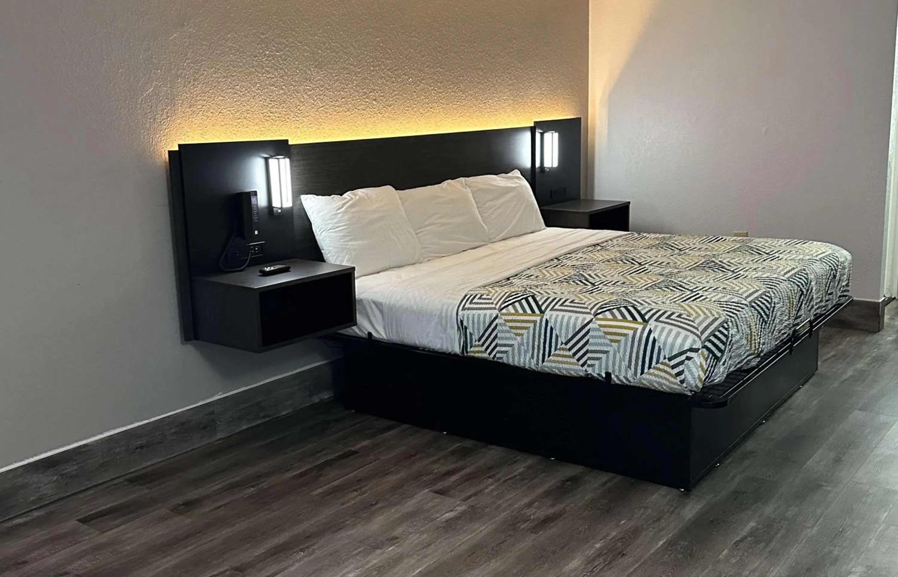 King Room - Non-Smoking in Motel 6 Spartanburg, SC Northwest Business 85