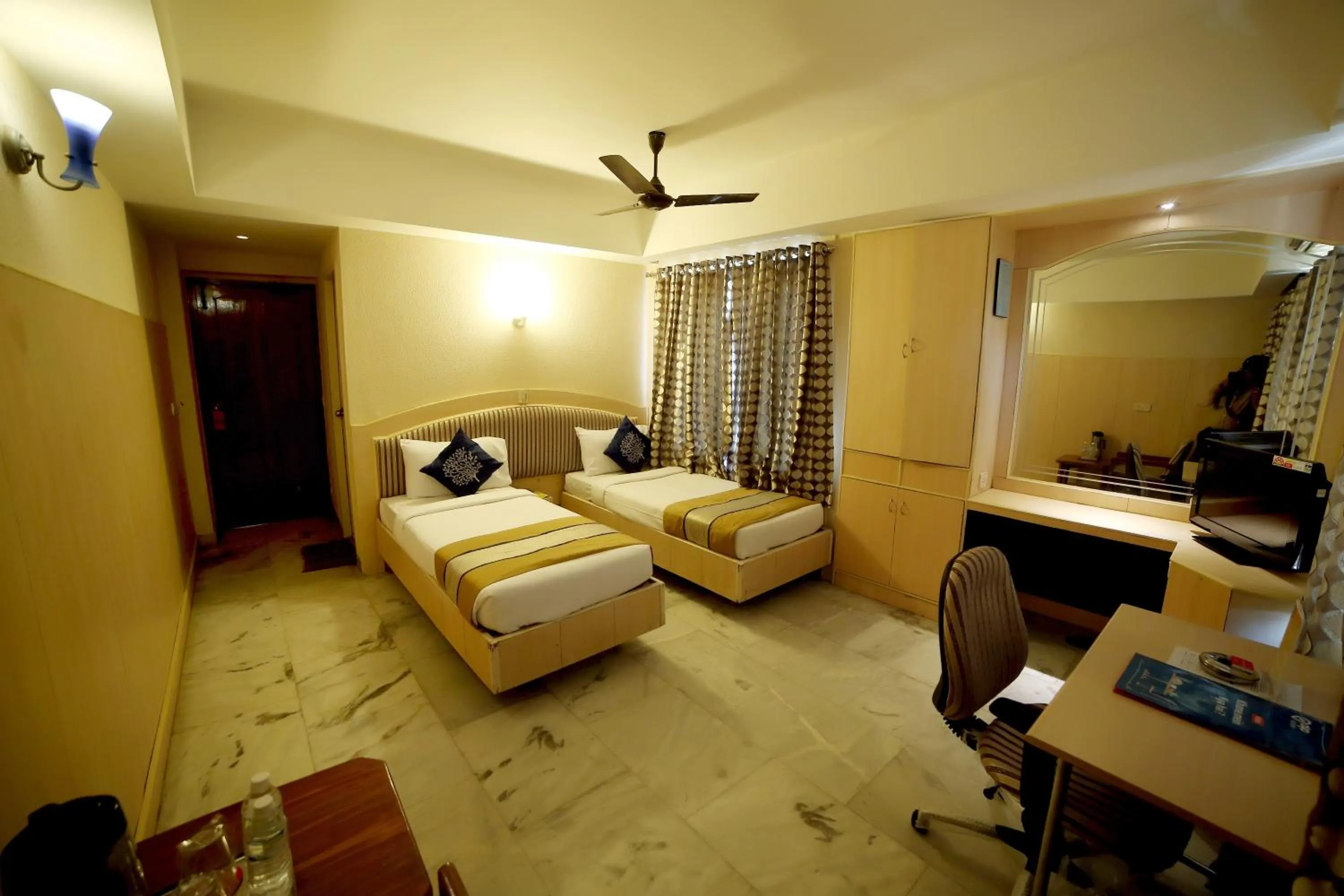 Standard Double Room - single occupancy in Nayagara Hotel