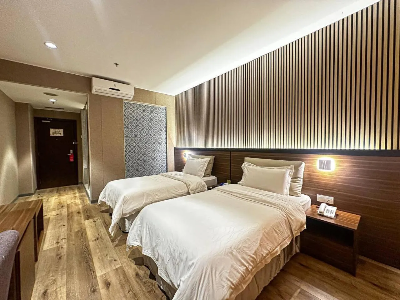 Superior Twin Room in Pine Tree Hotel