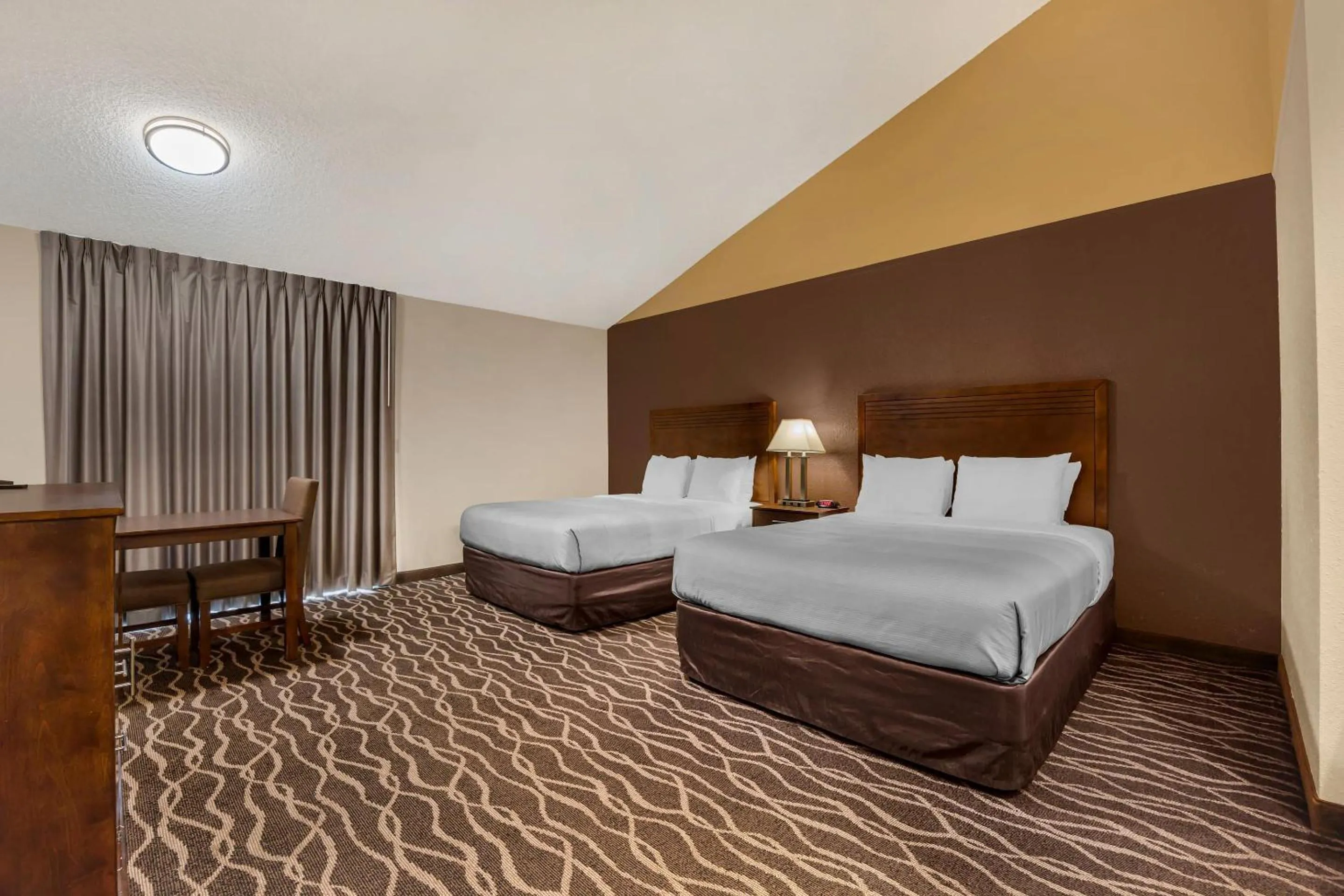 Standard Queen Room with Two Queen Beds in Quality Inn Umatilla - Hermiston