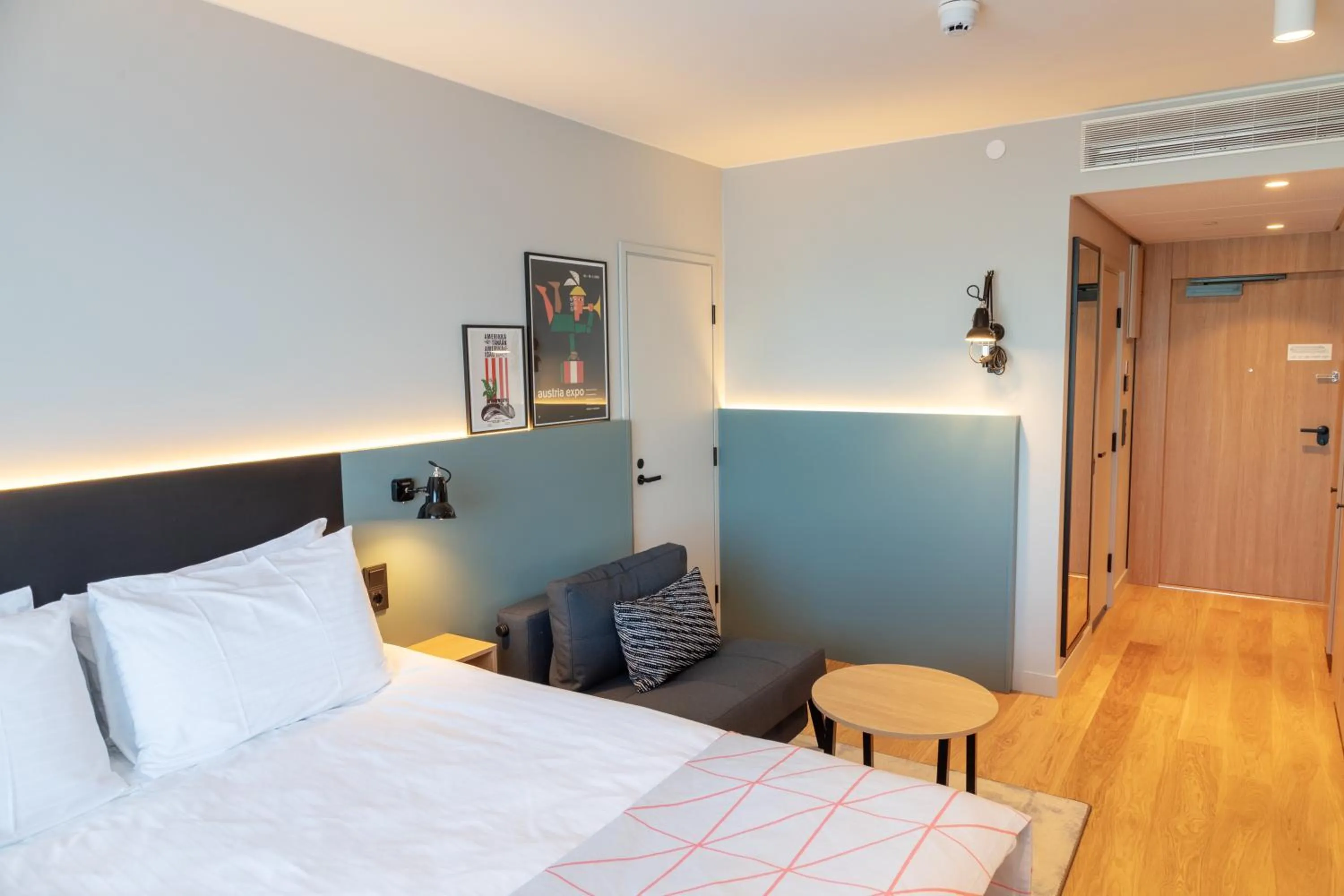 Standard Queen Room with Chair Bed - Non-Smoking in Holiday Inn Helsinki - Expo by IHG