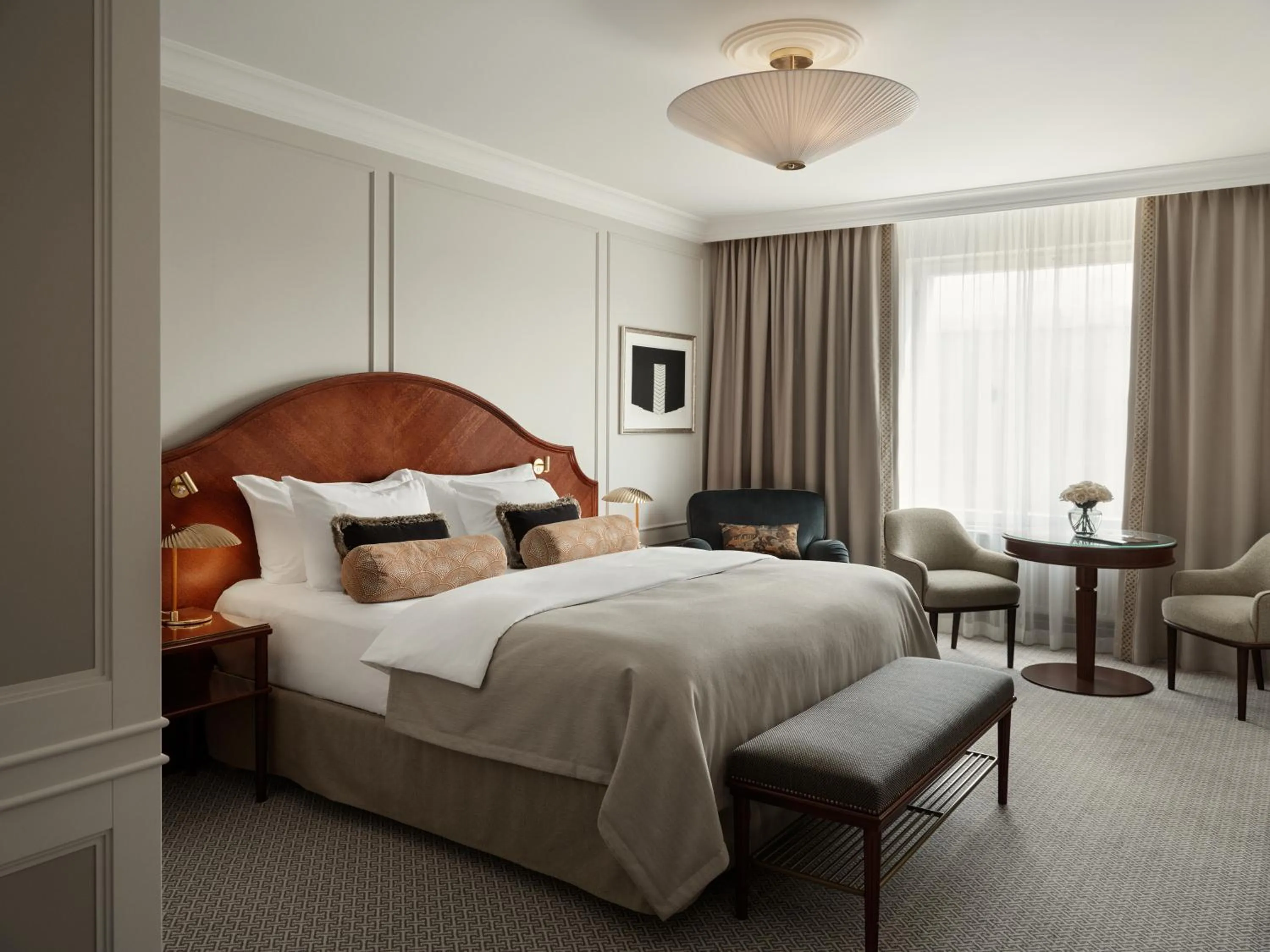 Premium Deluxe King Room in Hotel Kämp