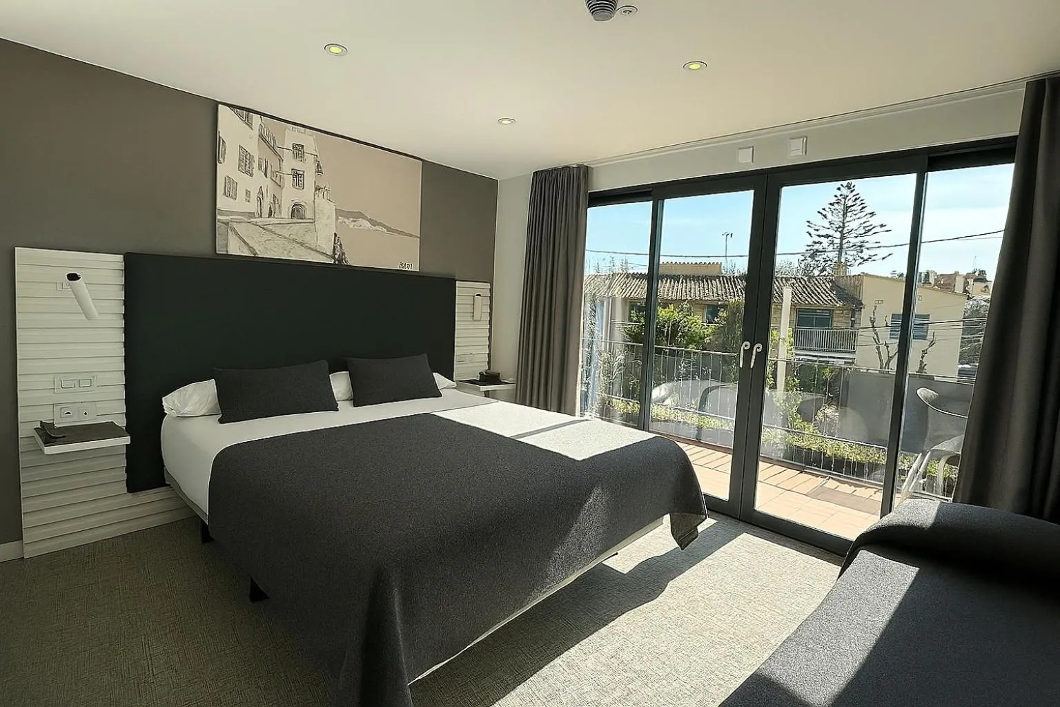 Double Room with Balcony (3 Adults) in Hotel Sitges