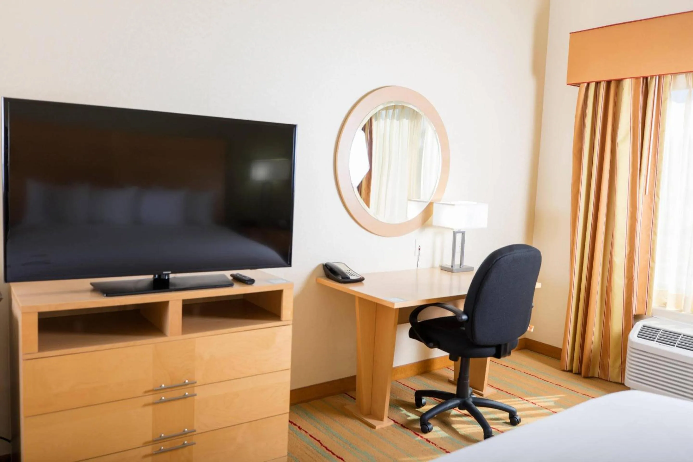 King Room - Disability Access/Non Smoking  in Radisson Hotel Yuma