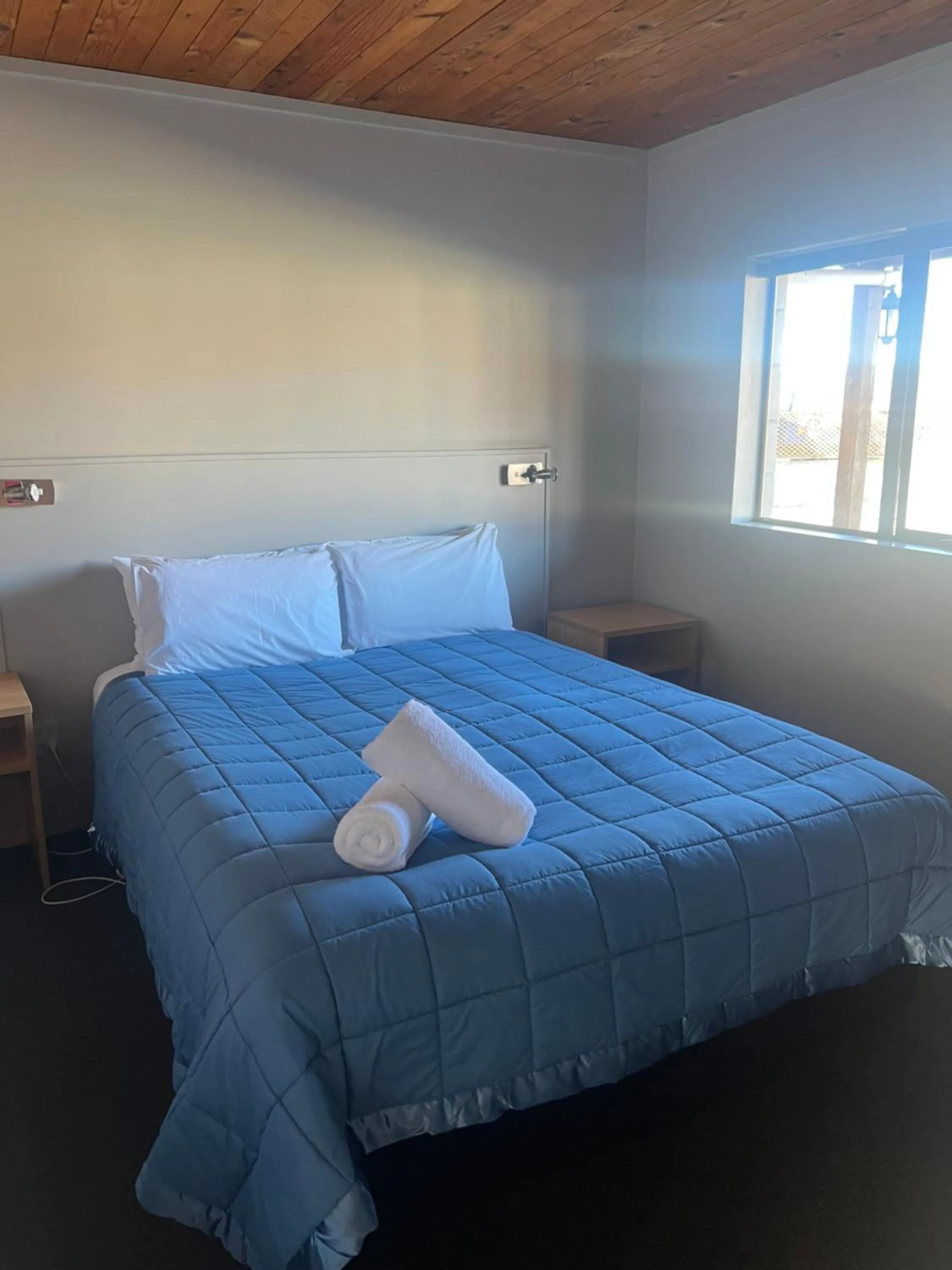 Two-Bedroom Apartment C in Pinewood Motels