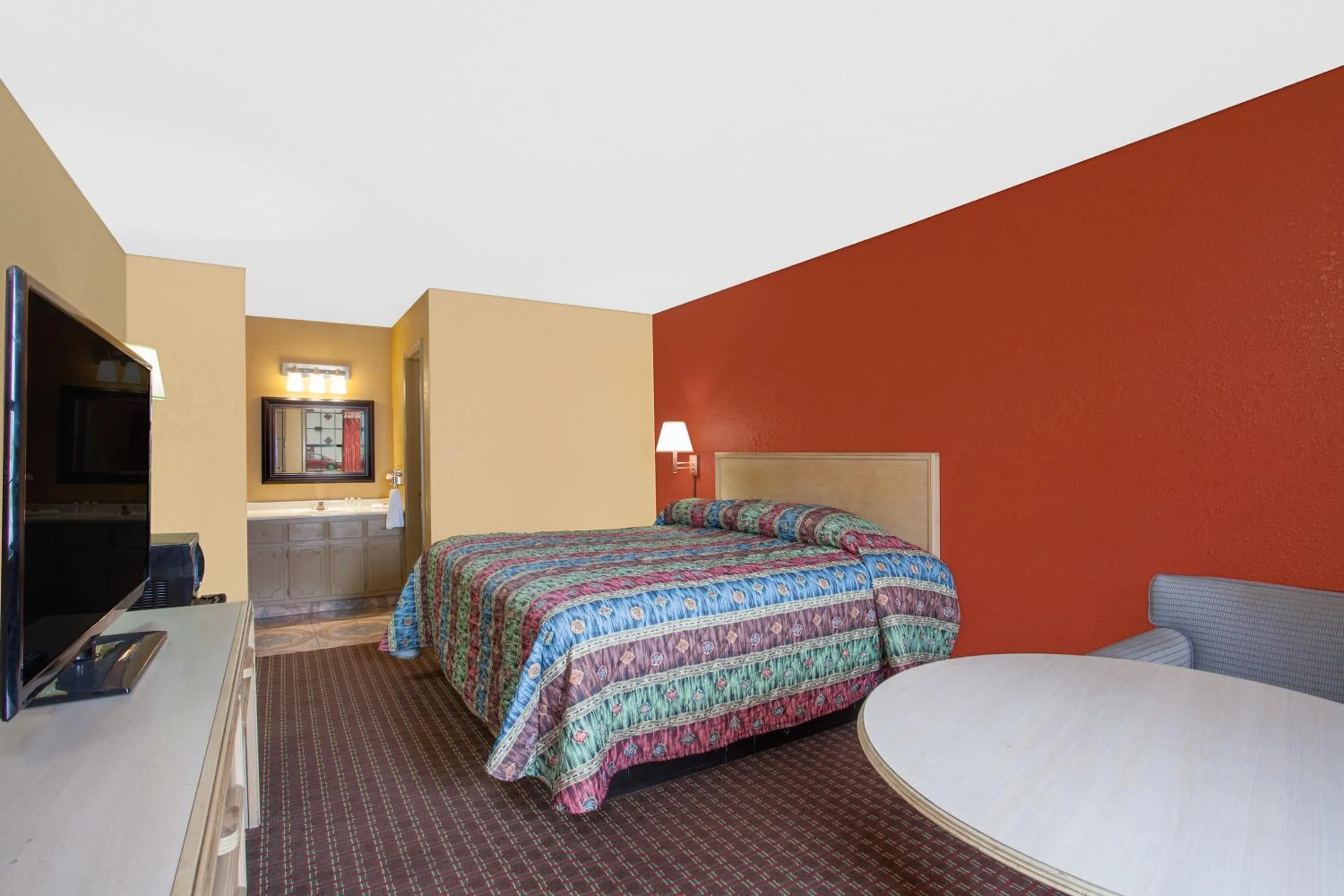 King Room - Non-Smoking in Knights Inn Wildersville