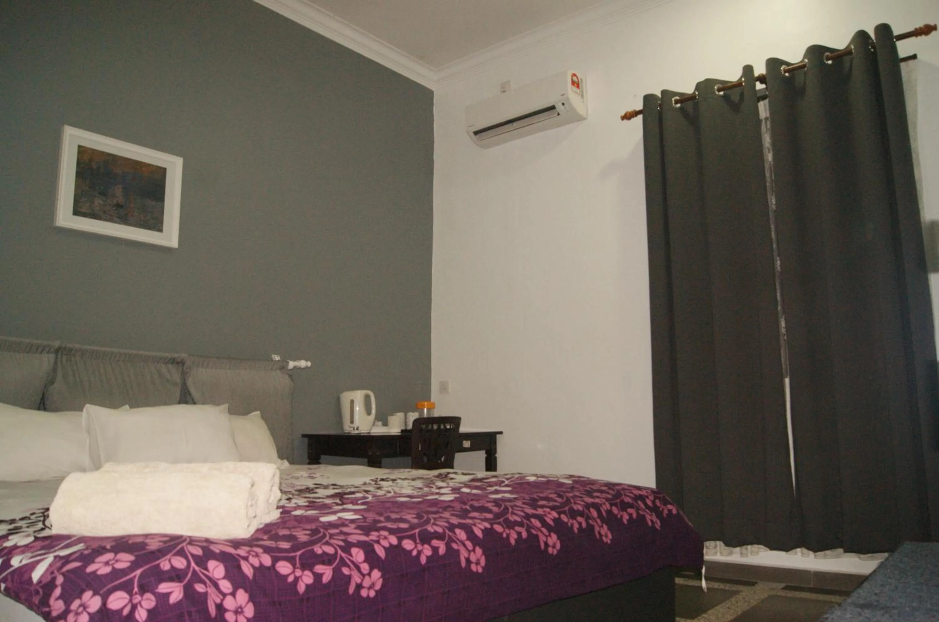 Deluxe King Room - single occupancy in HOTEL SHAFURA 1