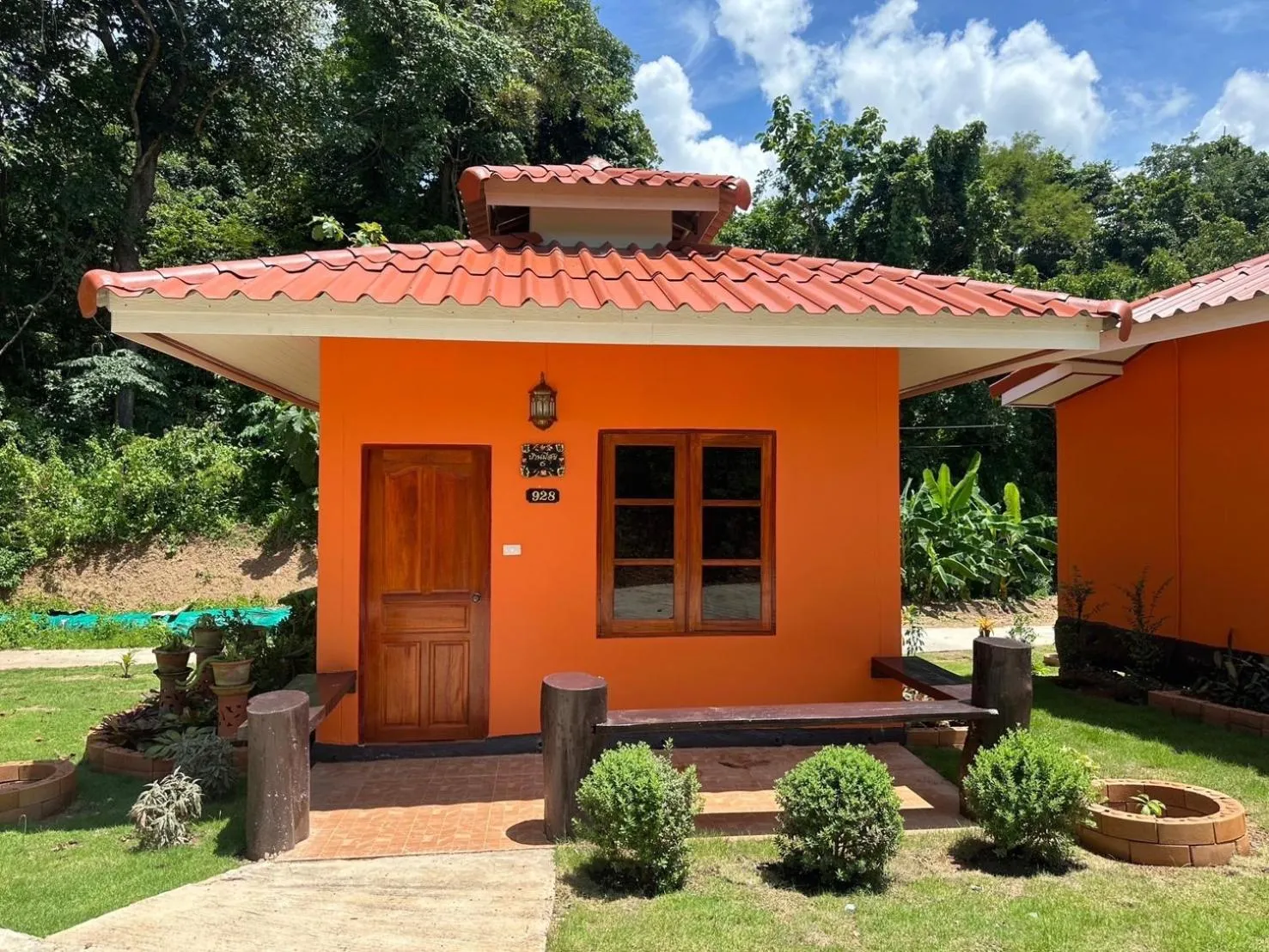 Bungalow in Baanphuthadol