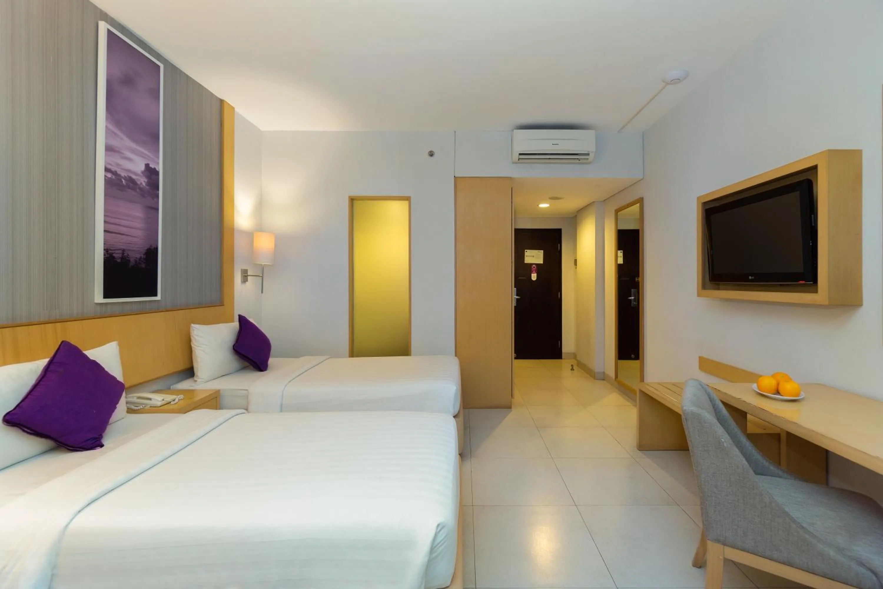 Superior Double or Twin Room in Quest Hotel Kuta by ASTON