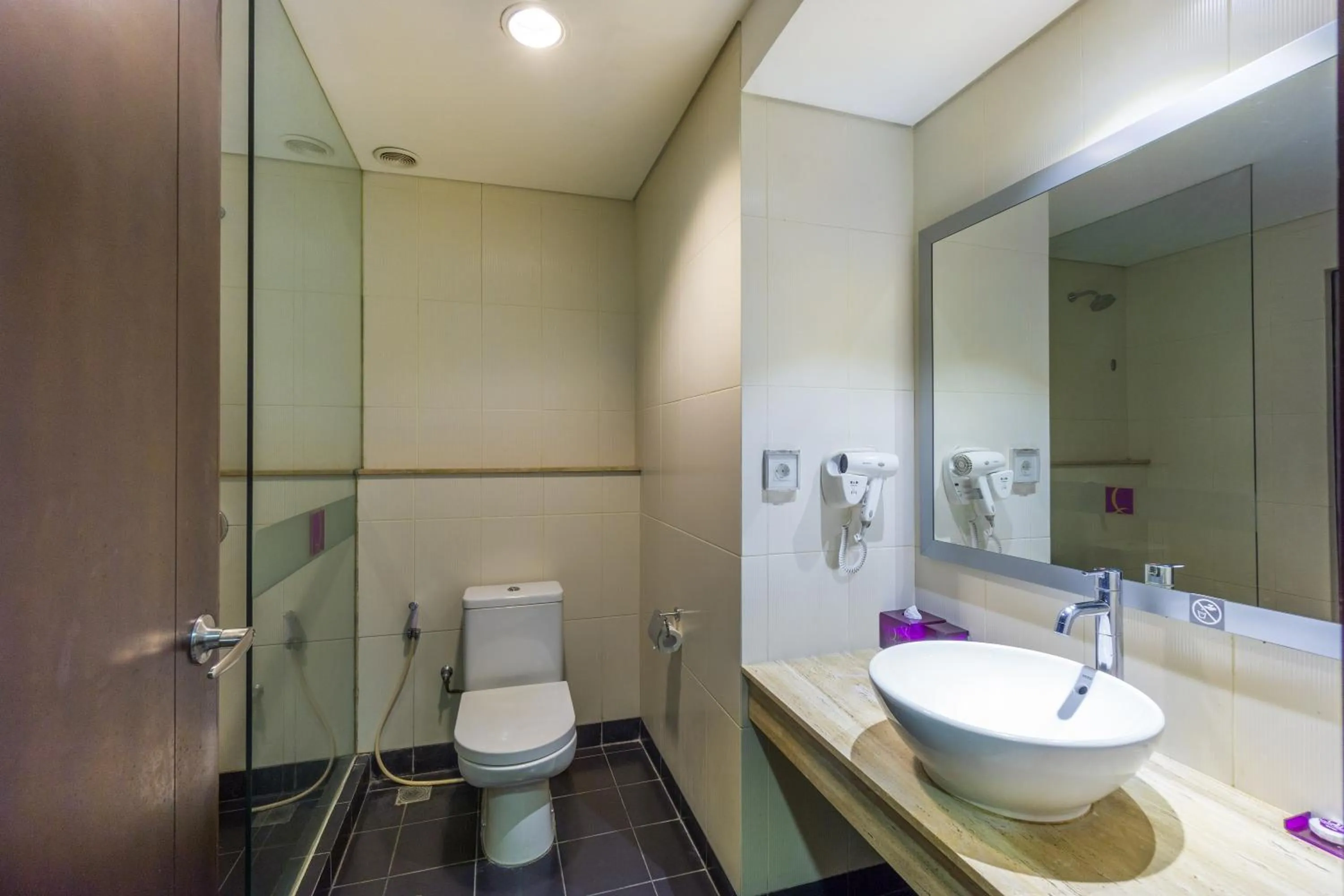 Deluxe Double or Twin Room in Quest Hotel Kuta by ASTON