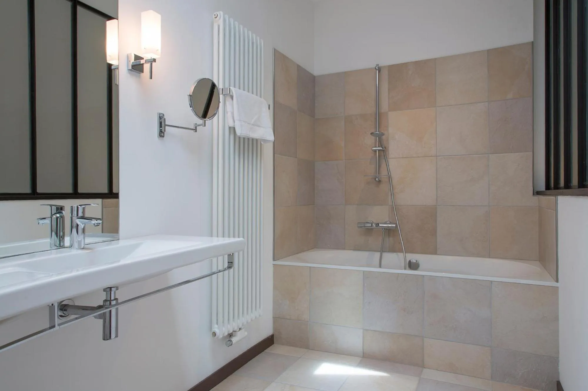 Triple Room with Garden View in Clos de Vallombreuse, The Originals Relais