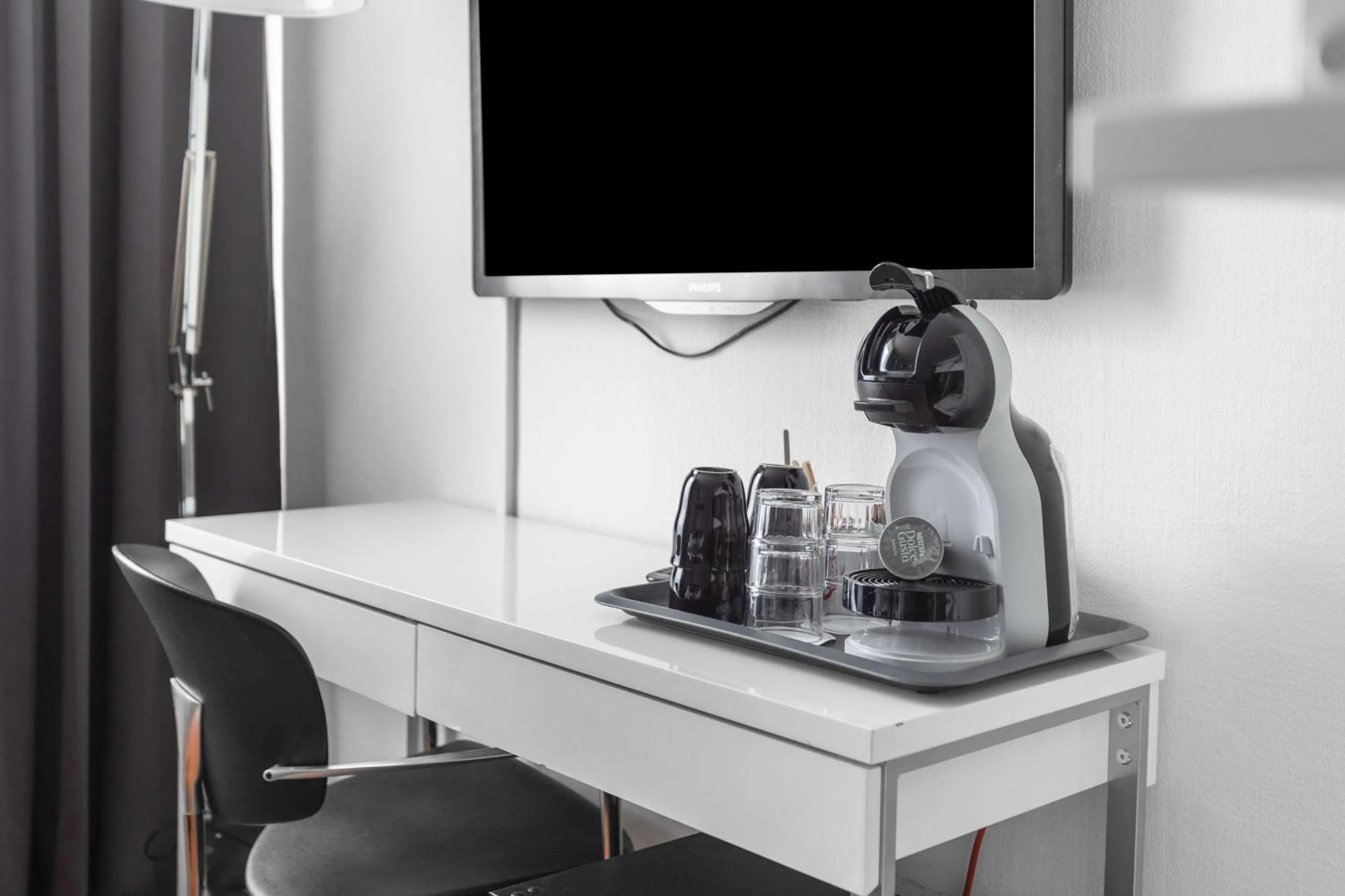 Family Twin Room in Palm Tree Hotel, Best Western Signature Collection