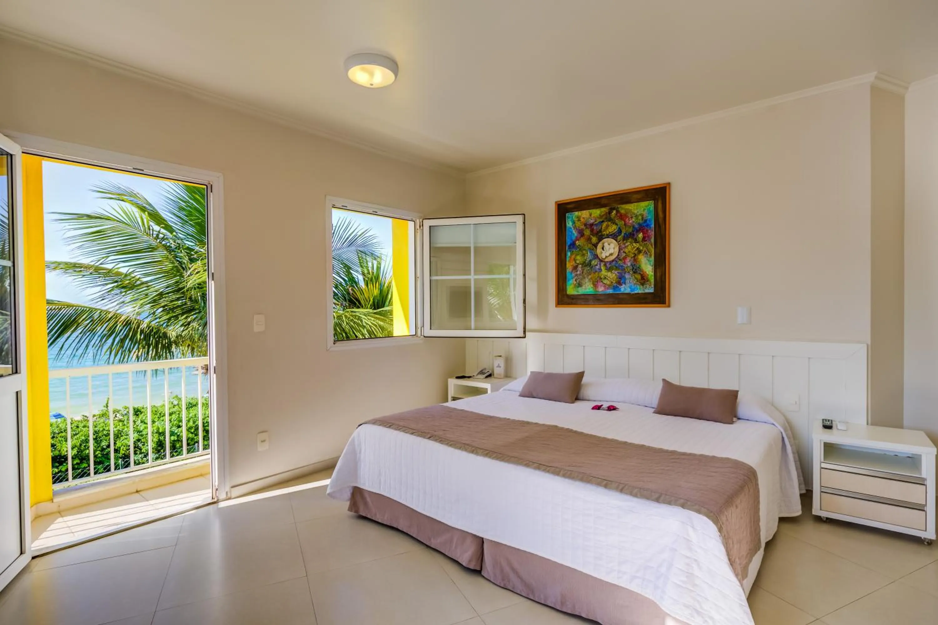 Apartment with Sea View and Balcony in Hotel Vila do Farol