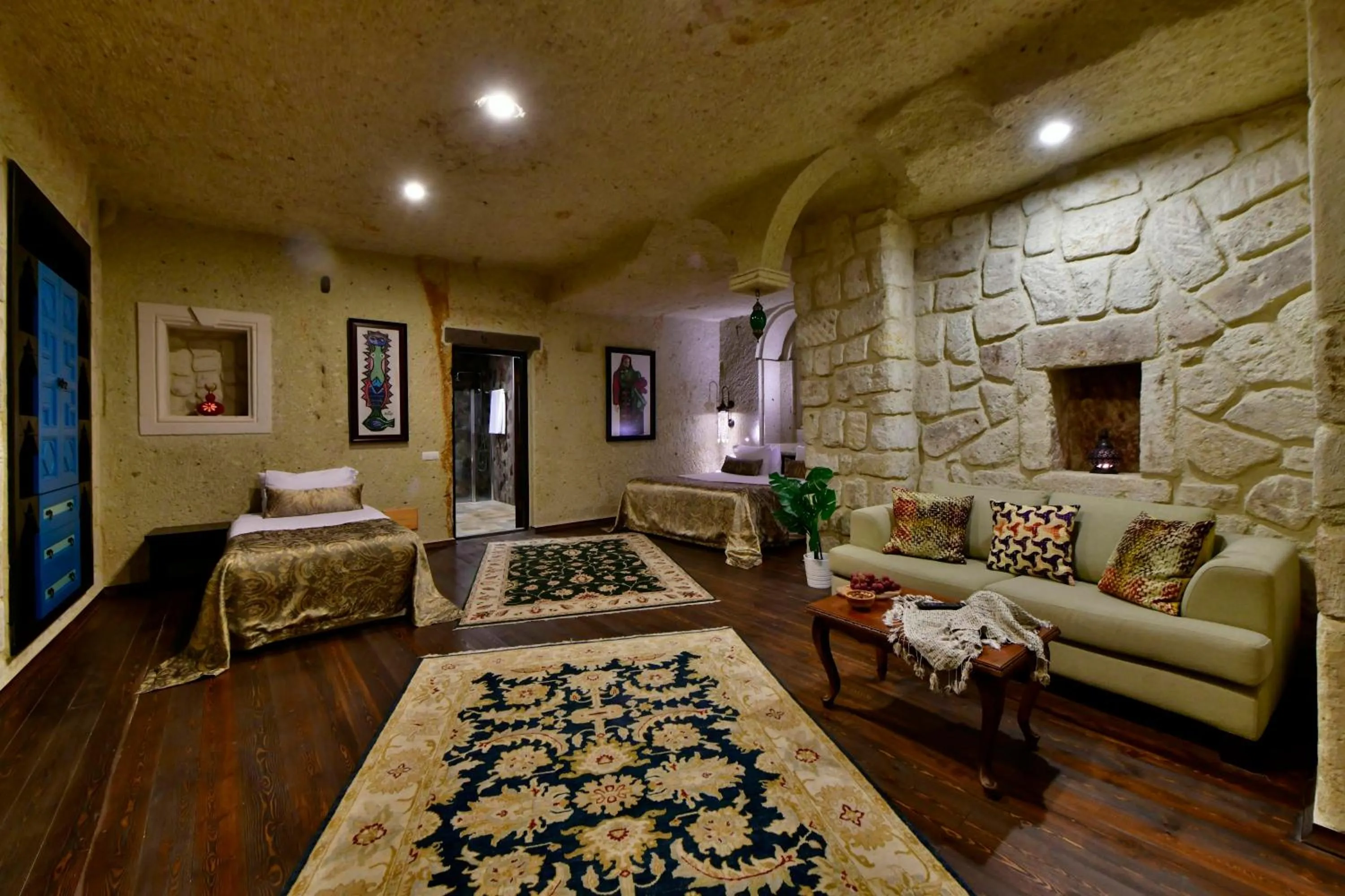 Deluxe Cave Triple Room in Cappadocia Estates Hotel