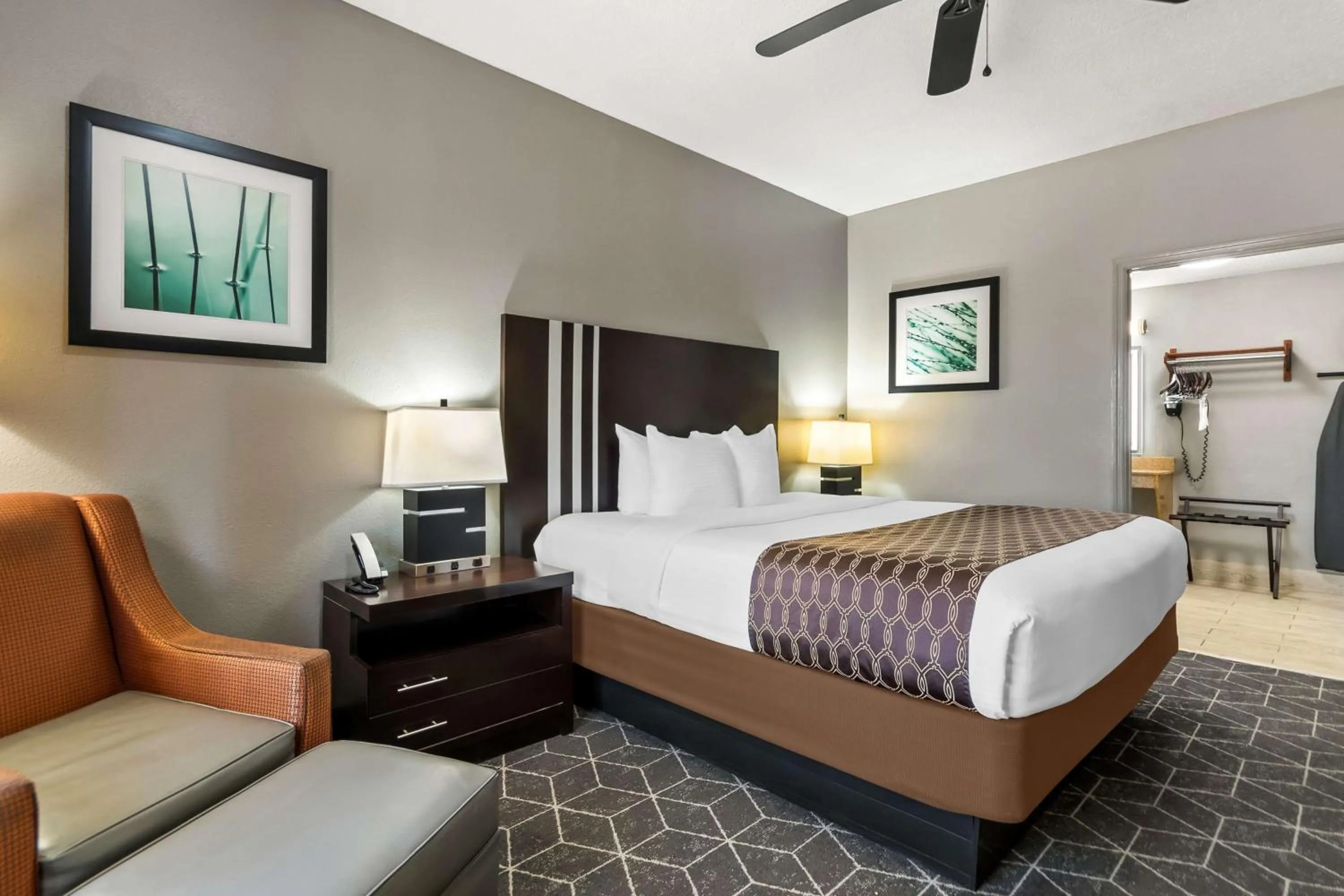 King Room - Disability Access in Best Western Inn