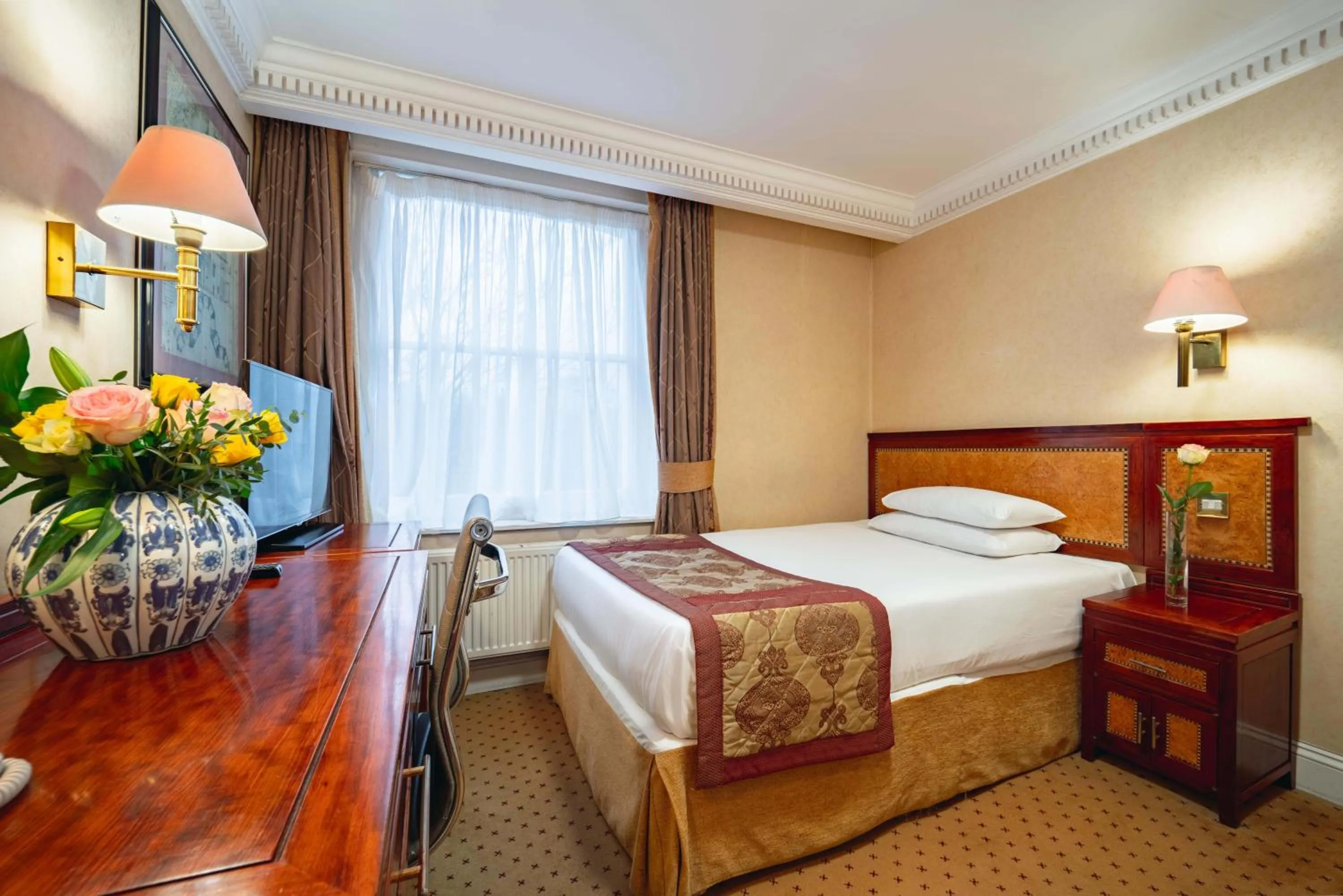 Single Studio in Grange Buckingham Hotel