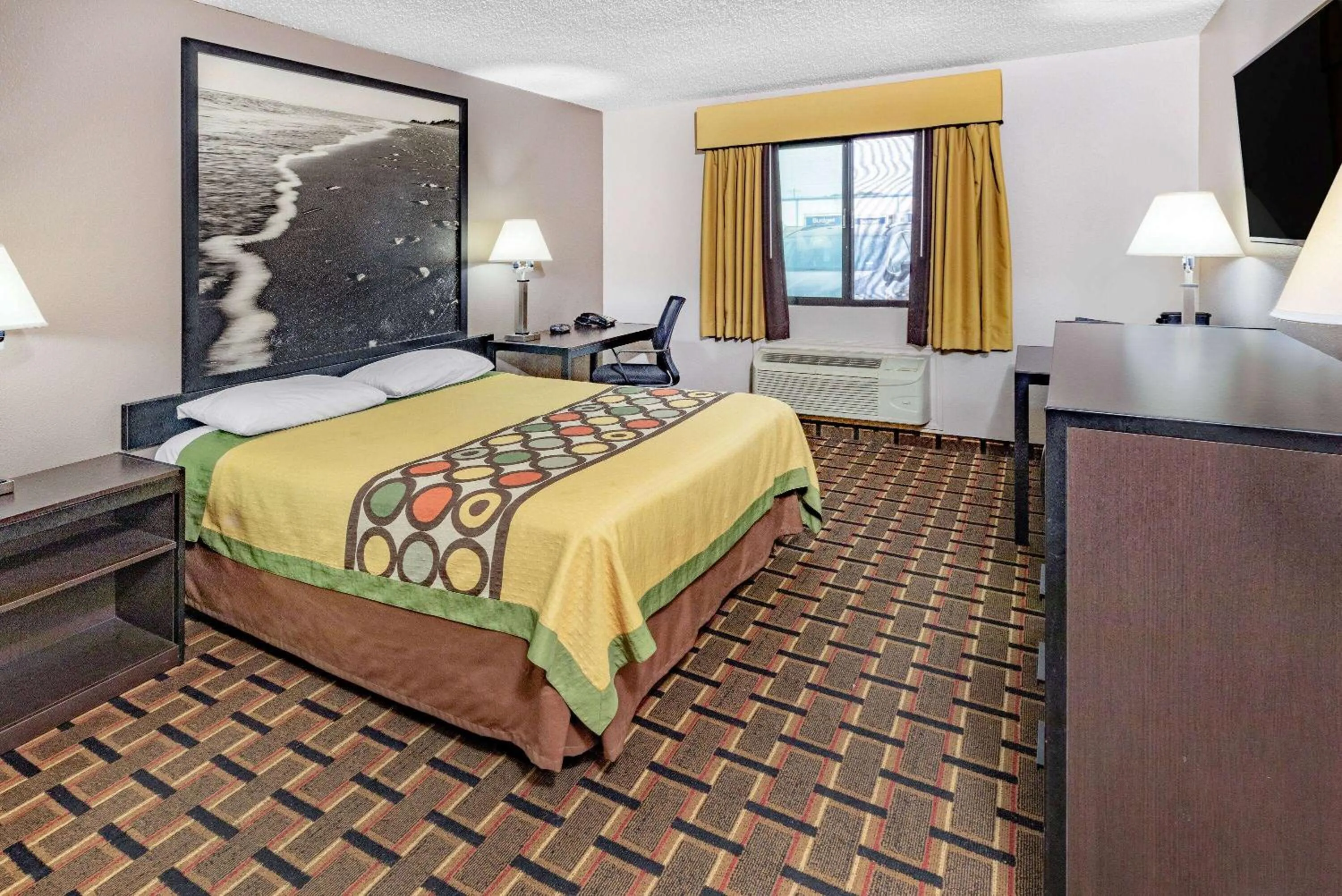 King Room - Non-Smoking in Super 8 by Wyndham League City Kemah Area