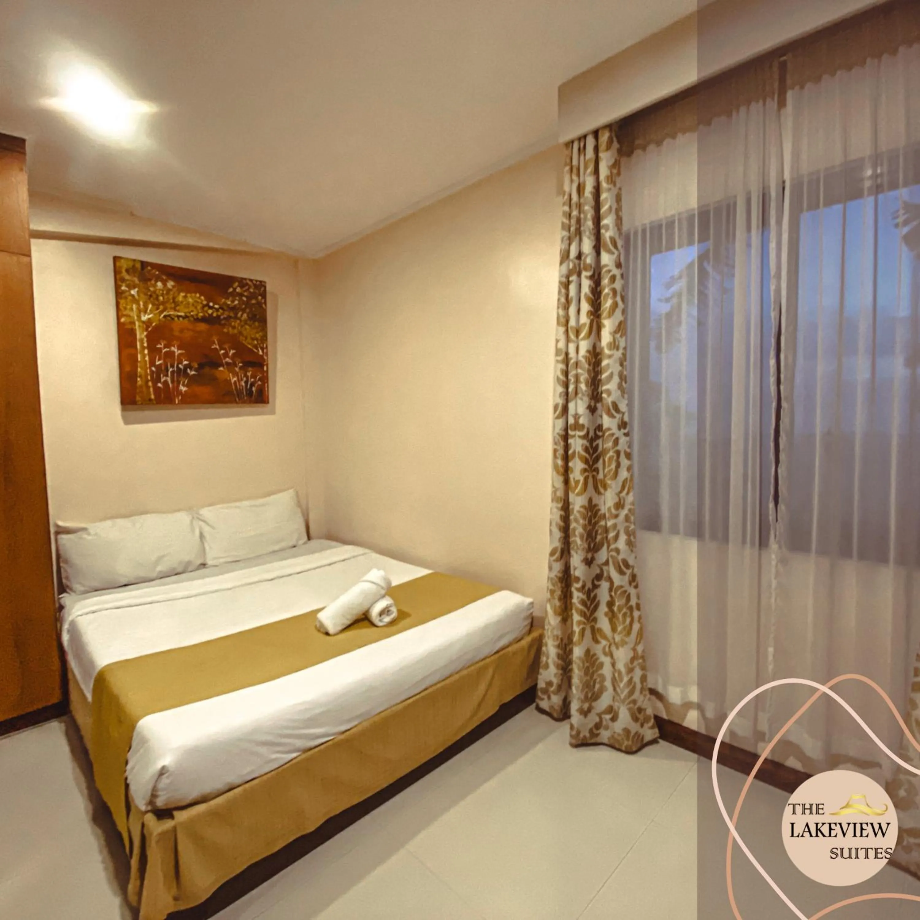 Deluxe Queen Room in The Lakeview Suites