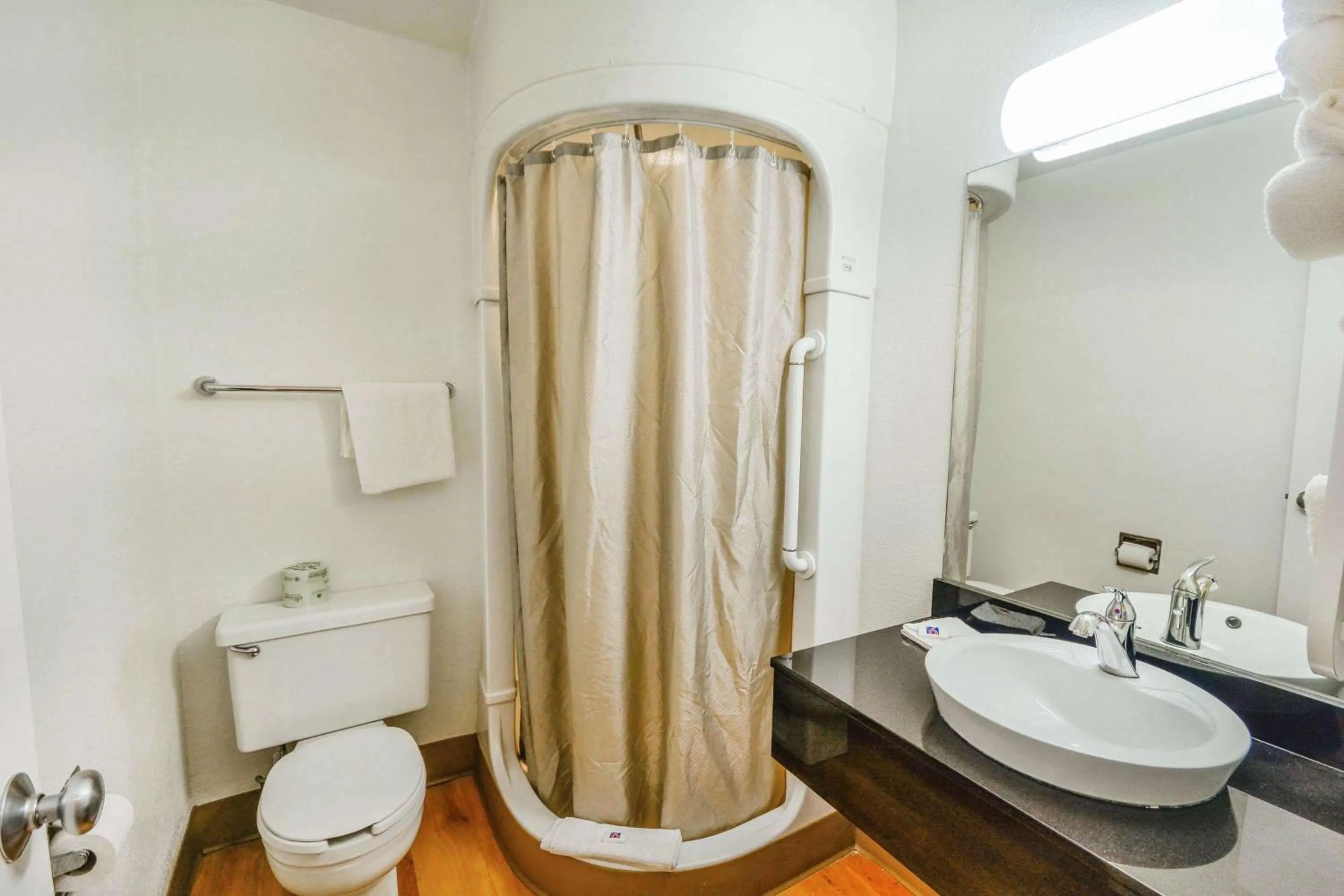 Quadruple Room in Motel 6-Huntsville, TX