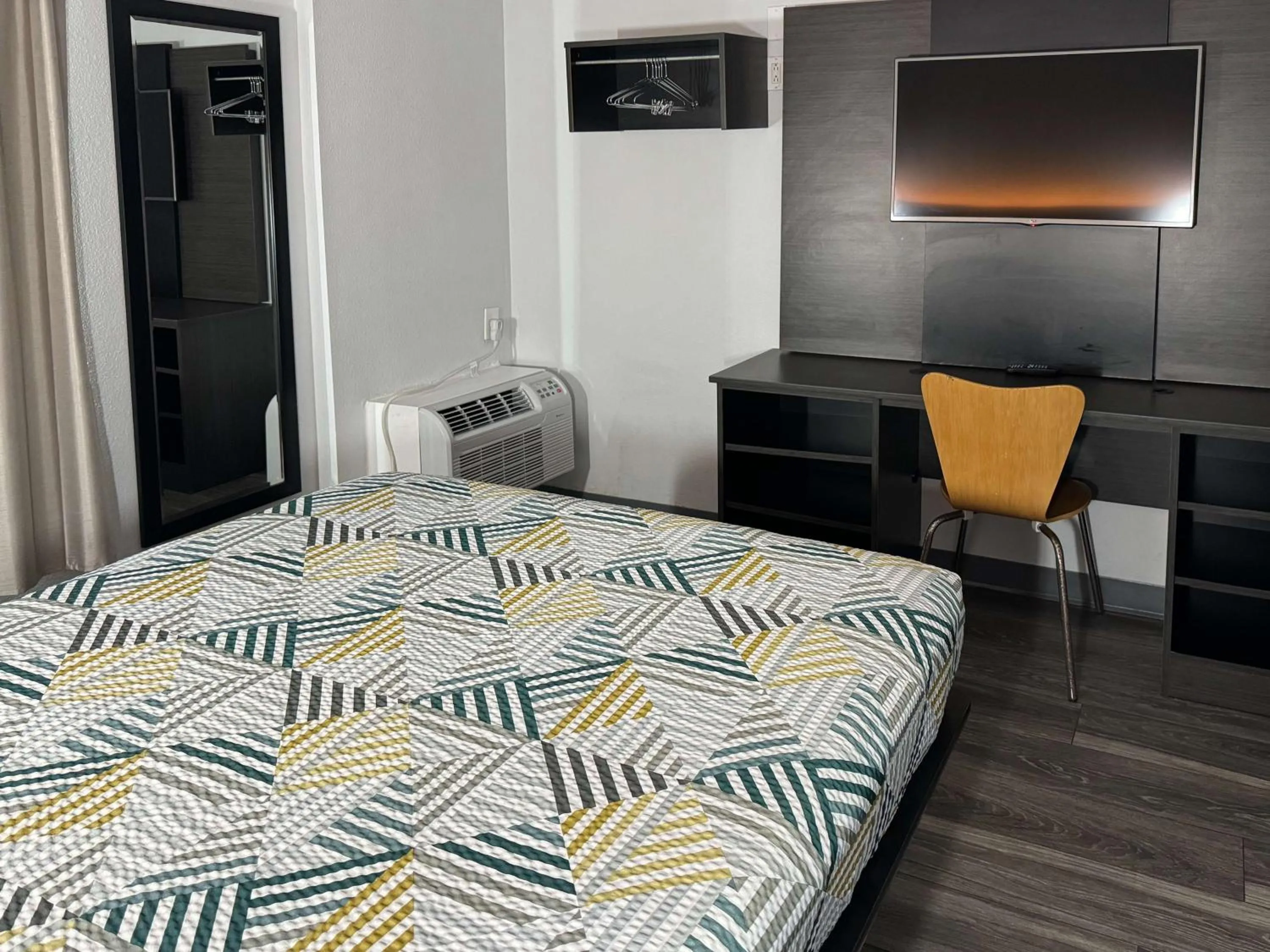 Queen Room in Motel 6-Brownsville, TX