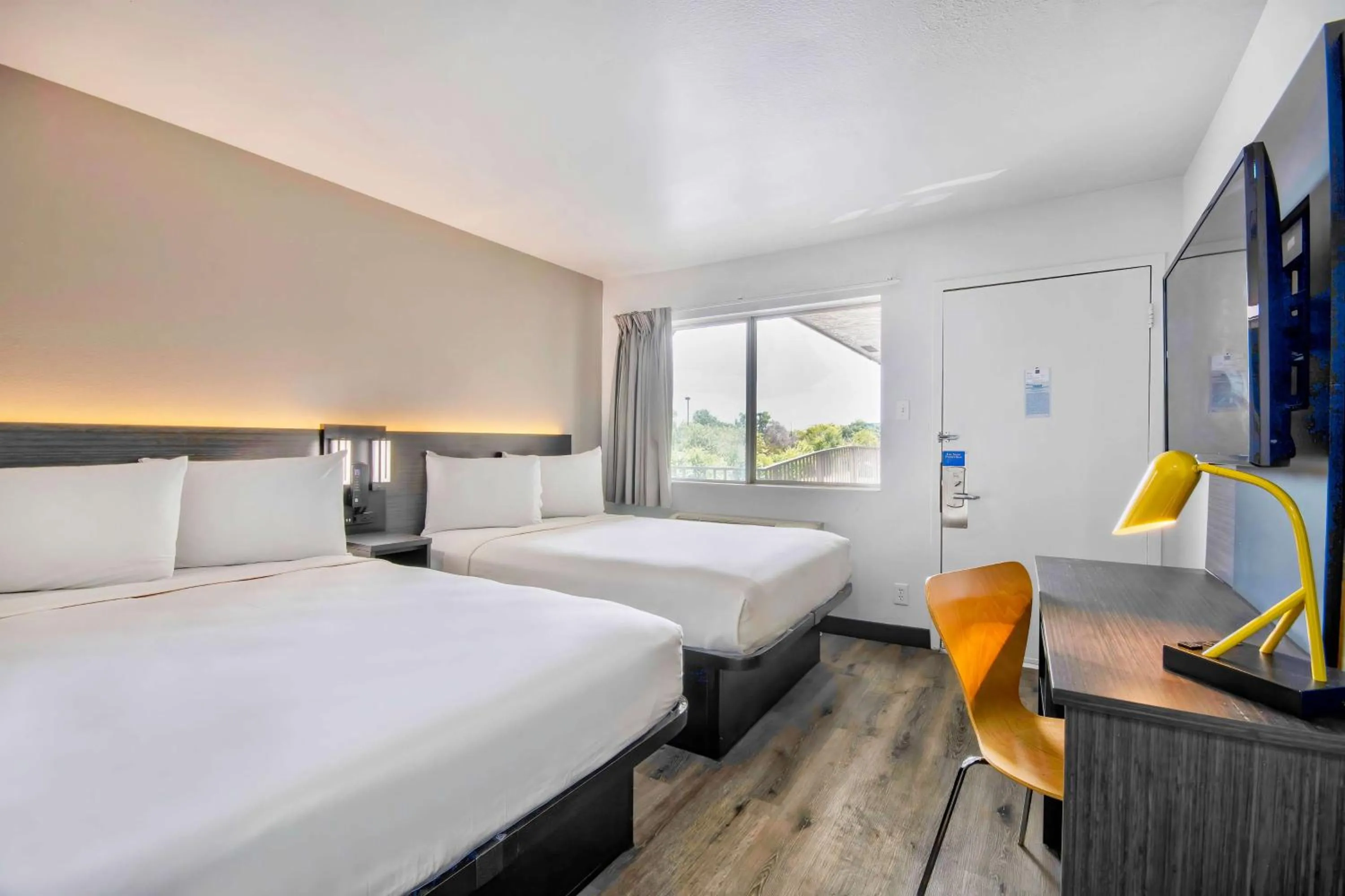 Quadruple Room in Motel 6-Austin, TX - North