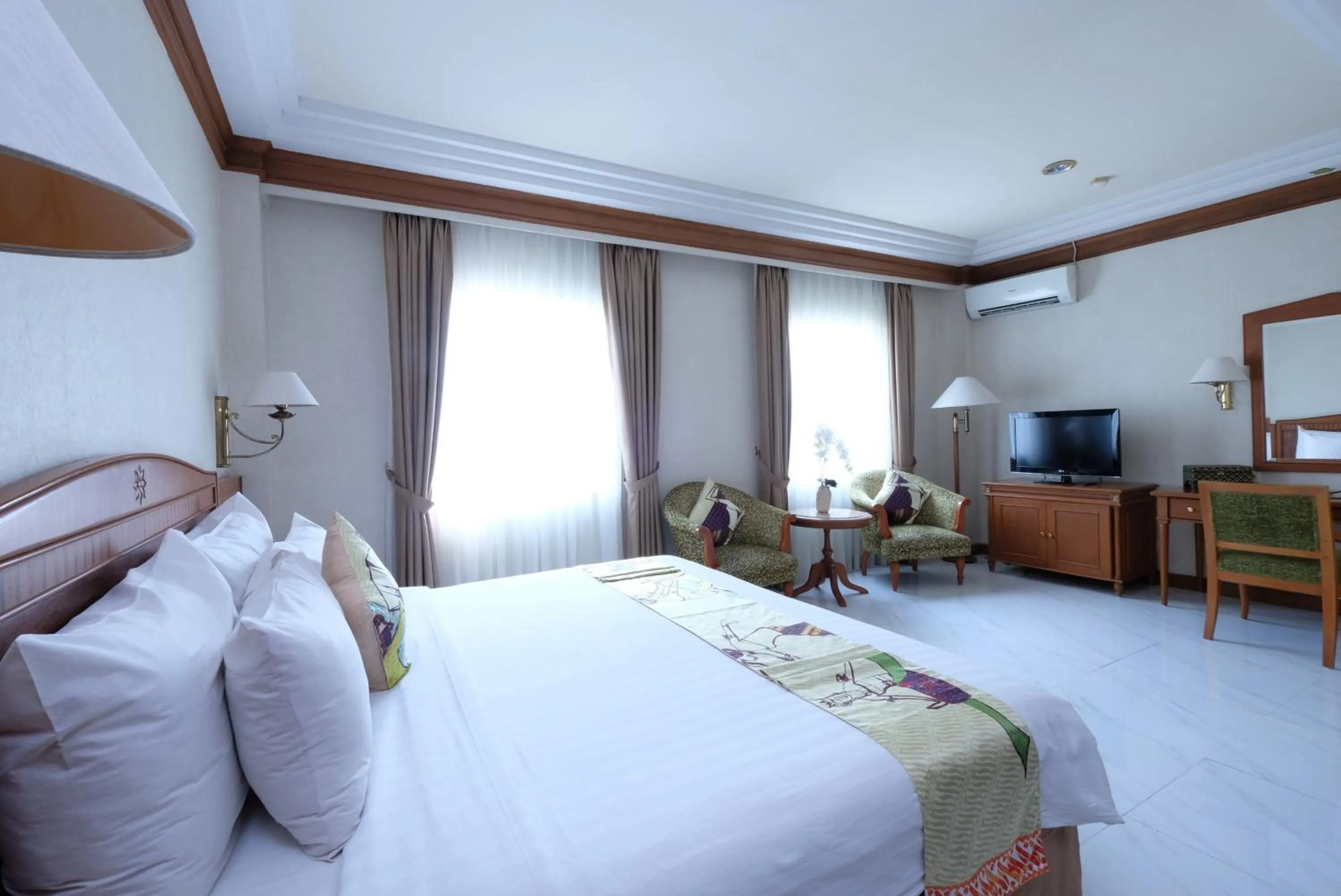 Executive Suite in Kusuma Sahid Prince Hotel Solo