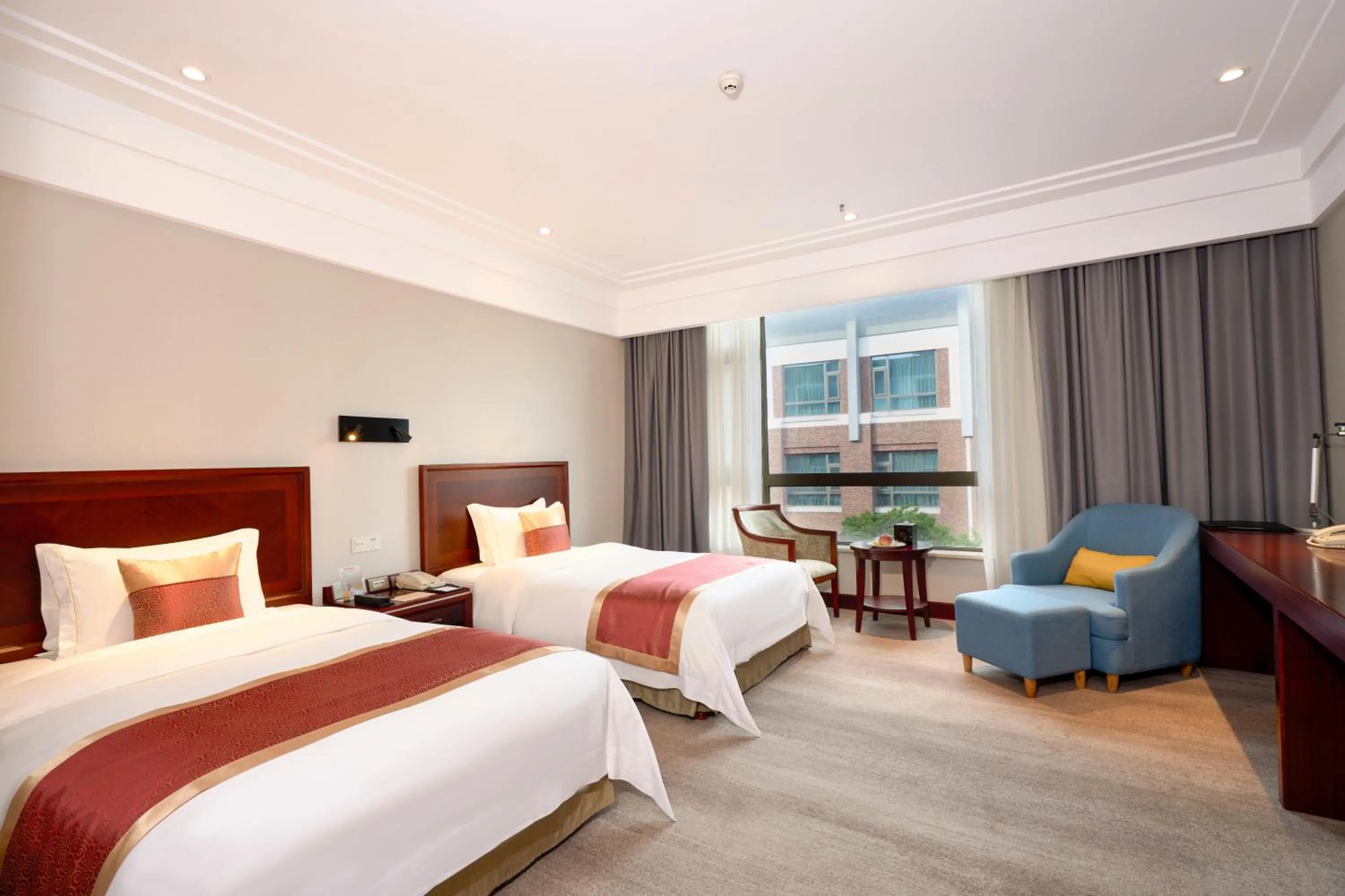 Standard Twin Room in Suzhou Tongli Lake View Hotel