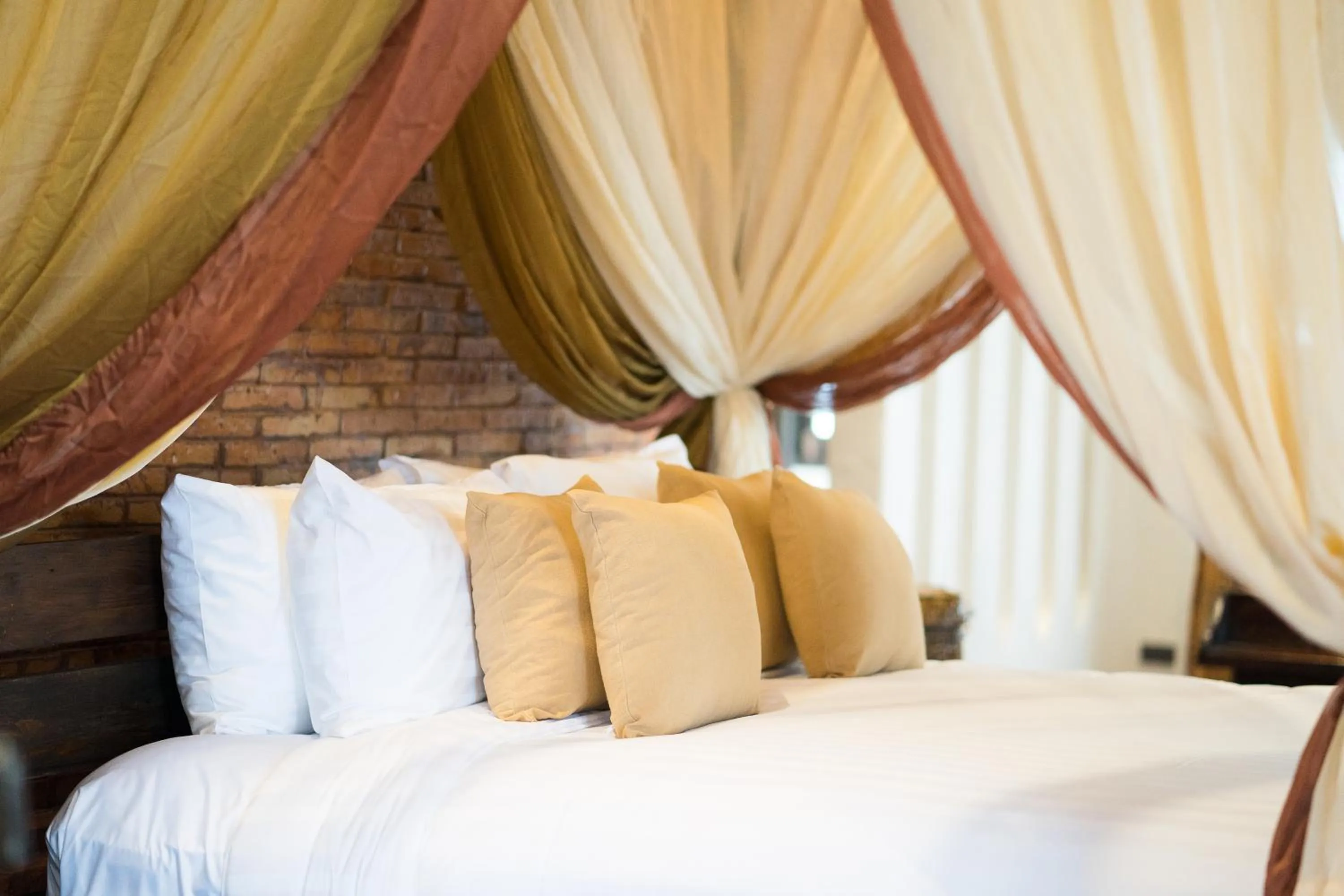 Royal Suite with Jacuzzi in Shinnabhura Historic Boutique Hotel