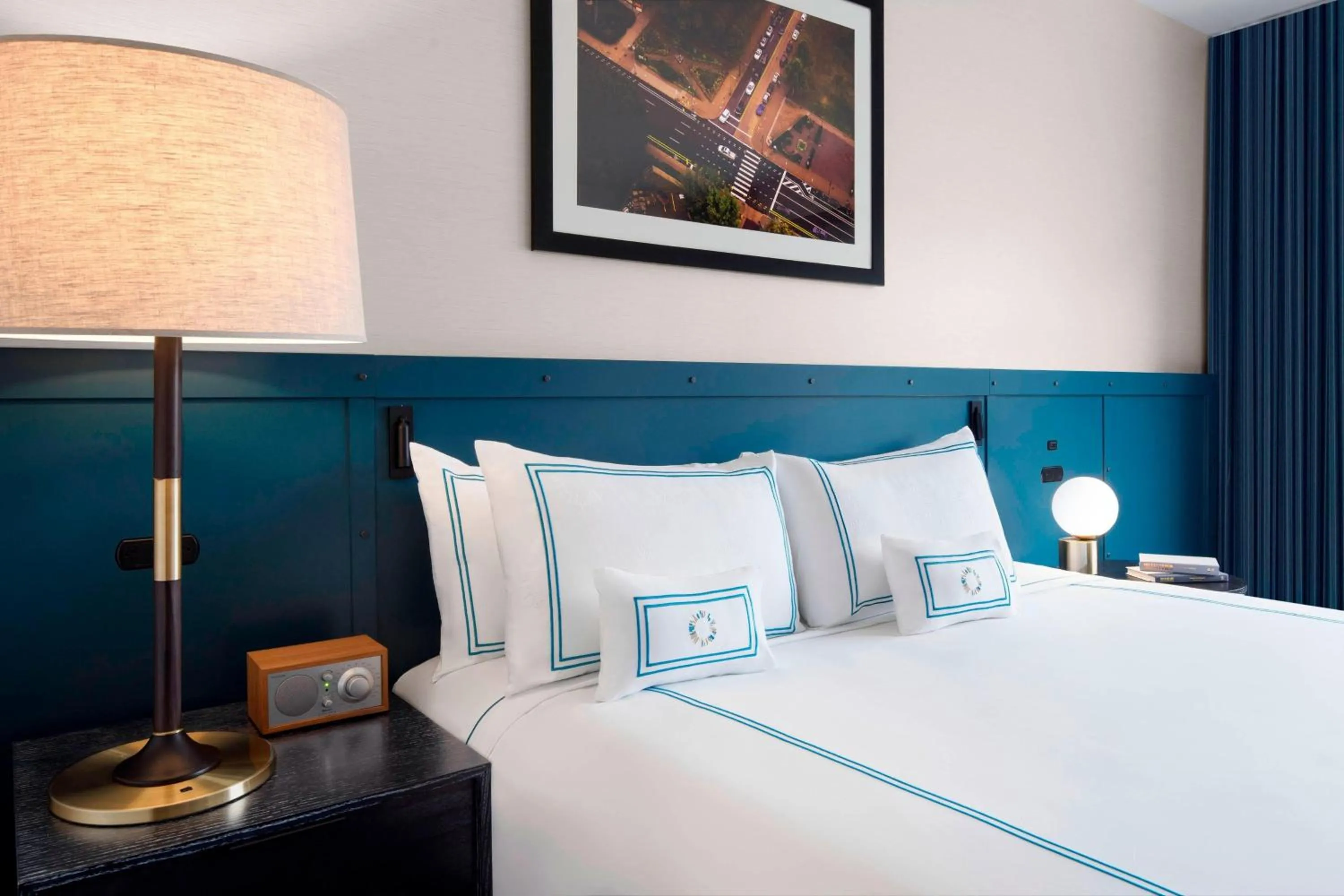 King Room - Hearing Accessible in The Oaklander Hotel, Autograph Collection