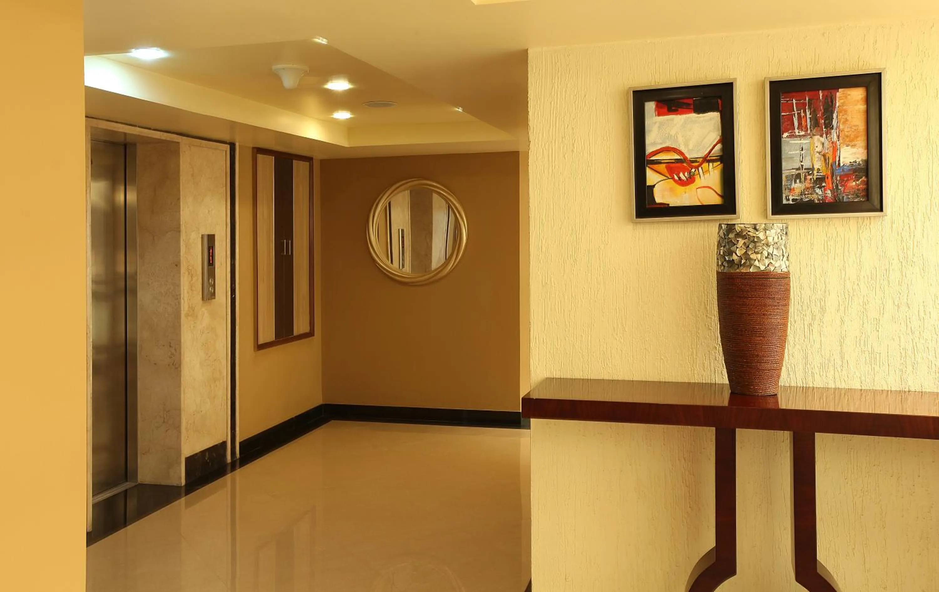 Premium Suite in La Classic- Attibele, Hosur