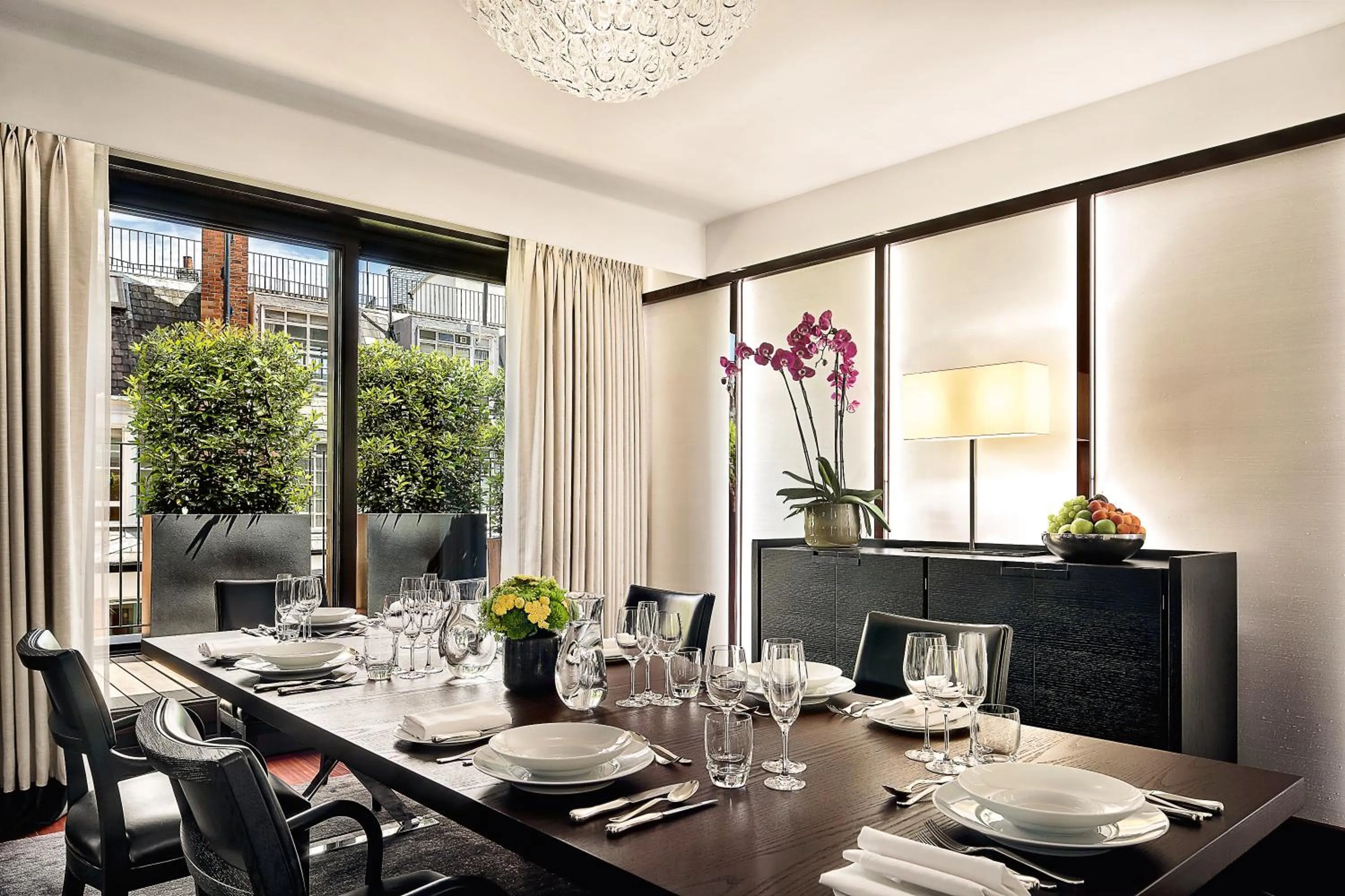 One-Bedroom Premium King Suite in Bvlgari Hotel London