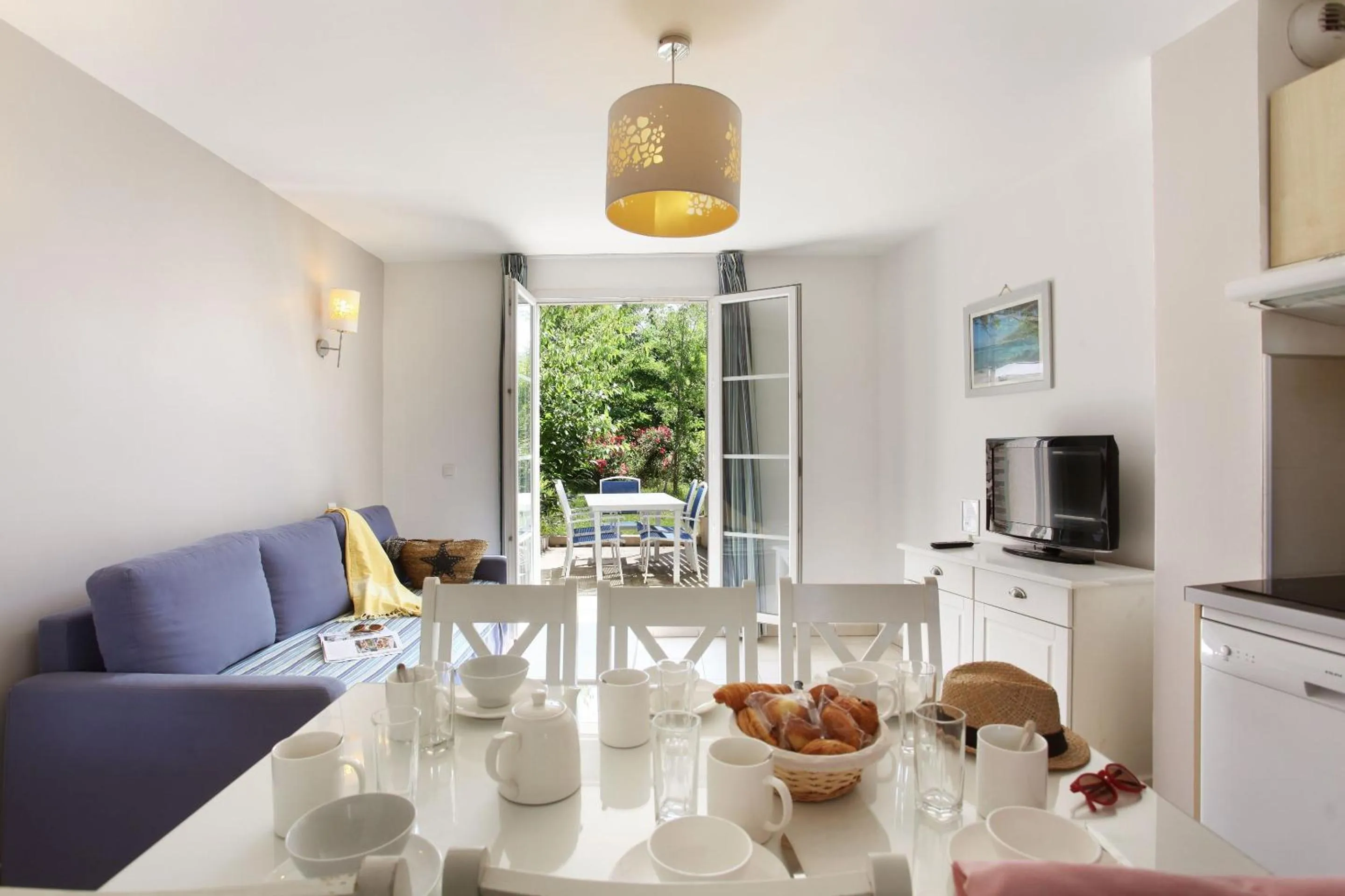 Two-Bedroom Apartment in Terres de France - Résidence de la Cabre d'Or