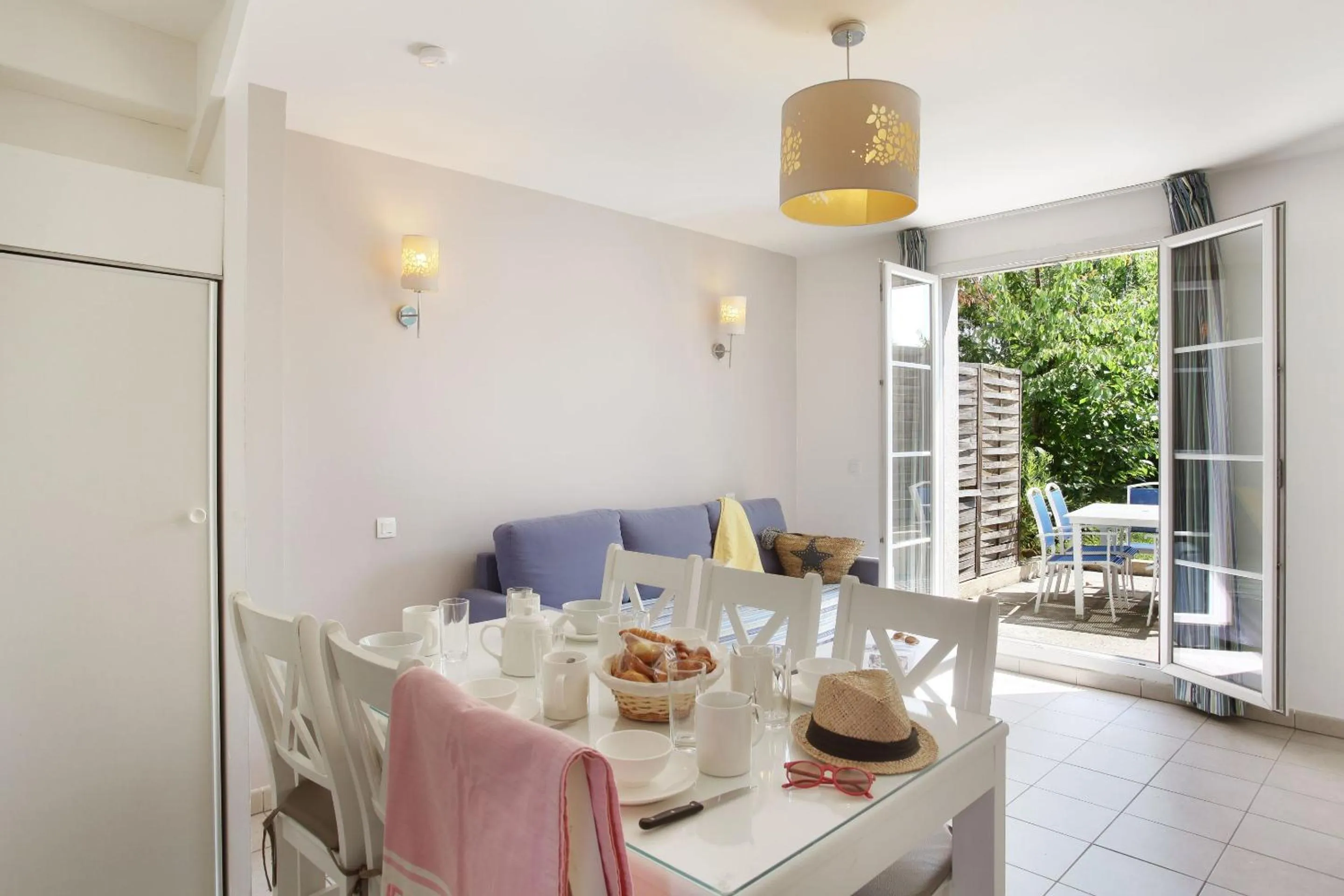 Three-Bedroom Apartment in Terres de France - Résidence de la Cabre d'Or