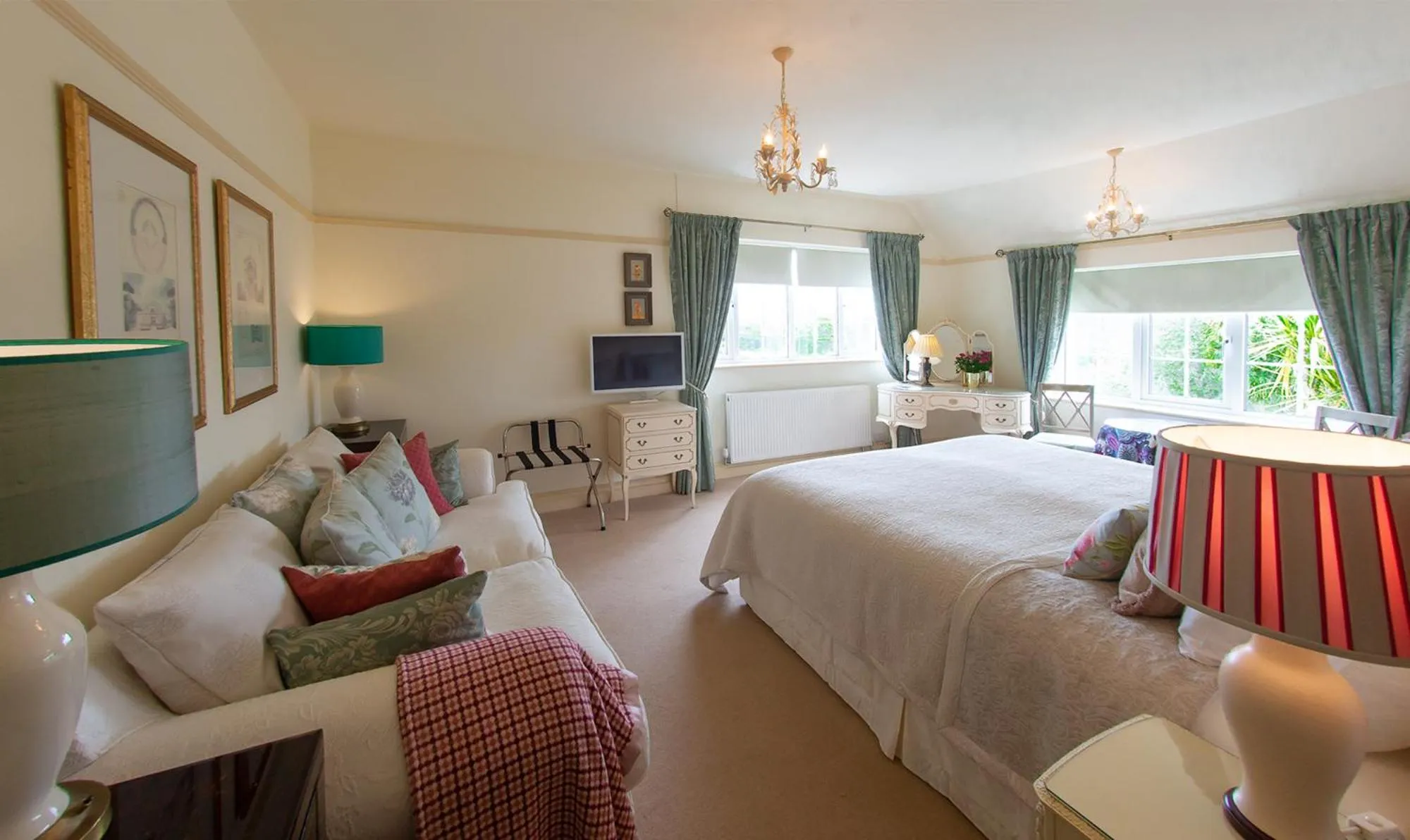 Superior King Room in Higher Faugan