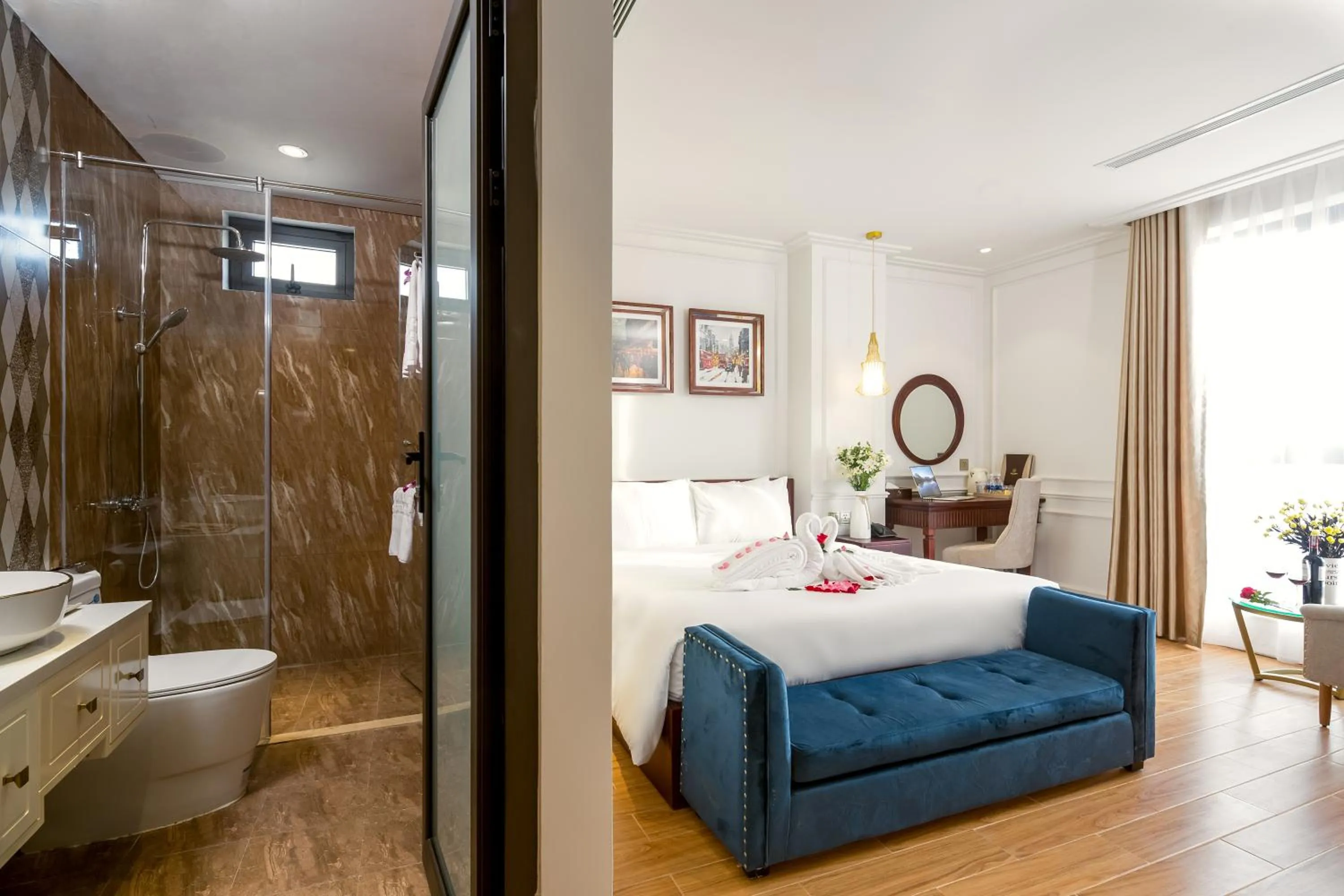 Shower, Bed in Menora Grand Da Nang