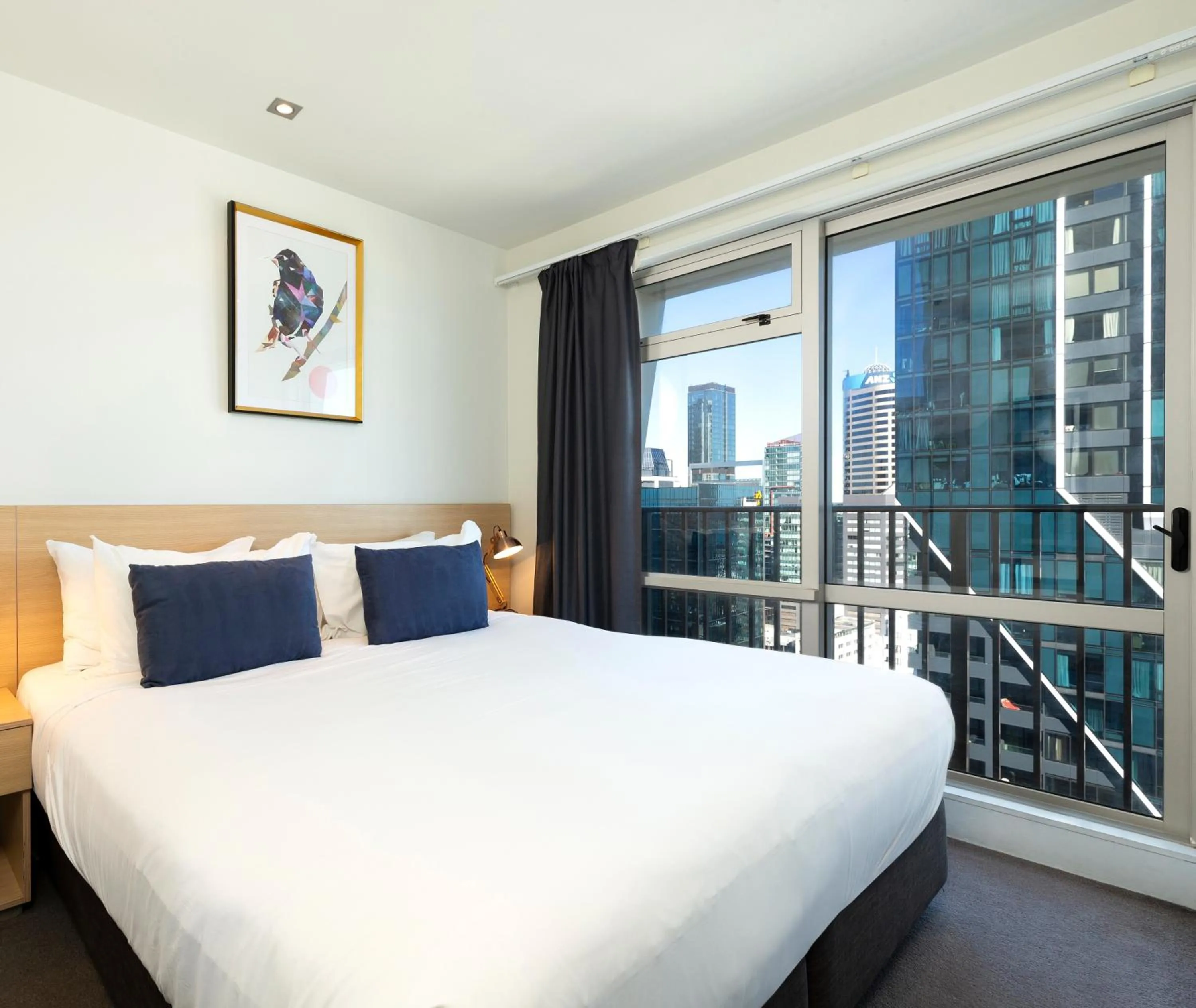 One-Bedroom Apartment with City View in Auckland Harbour Suites