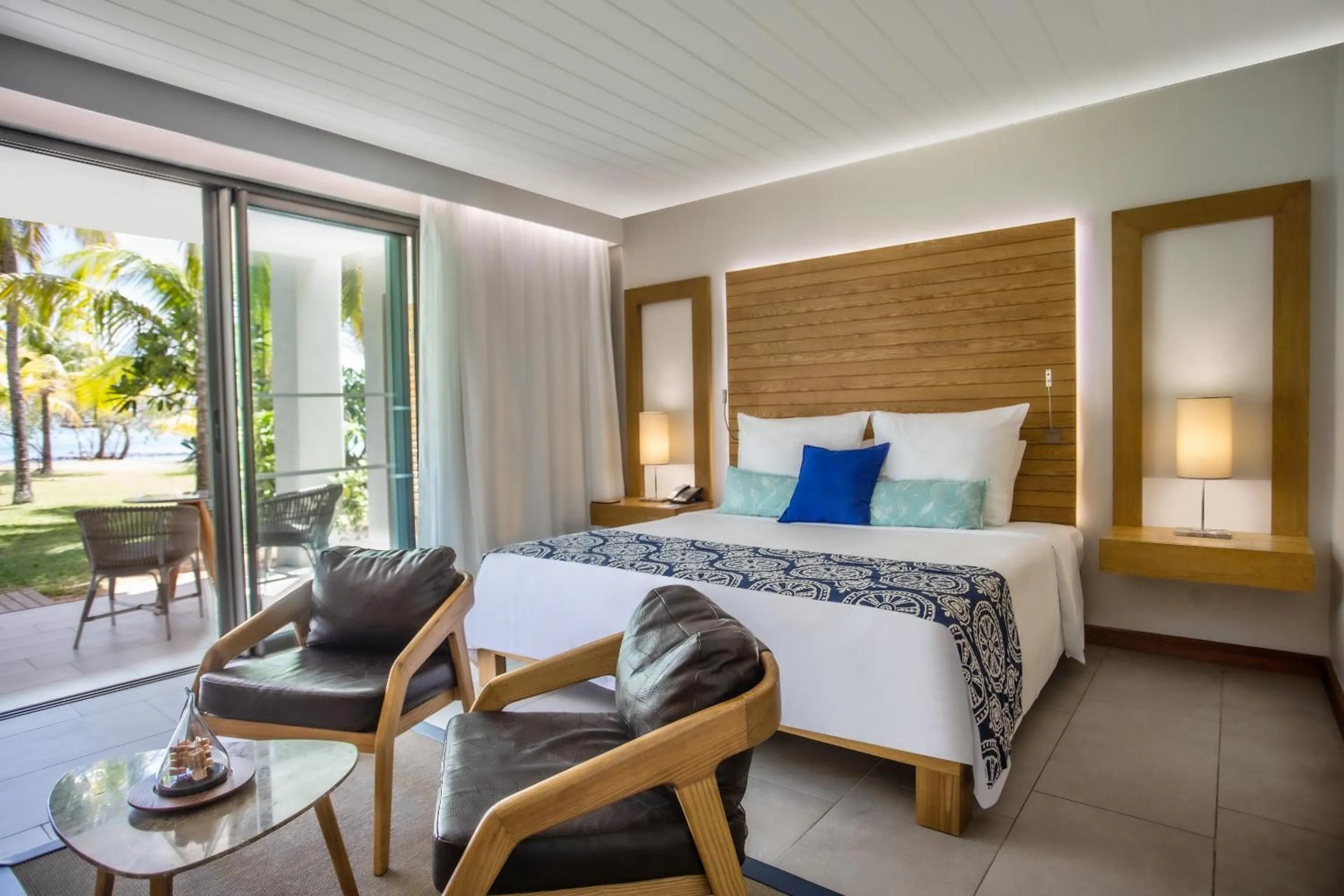 Paradis Beachfront – Honeymooners Only - single occupancy in Paradis Beachcomber Golf Resort & Spa