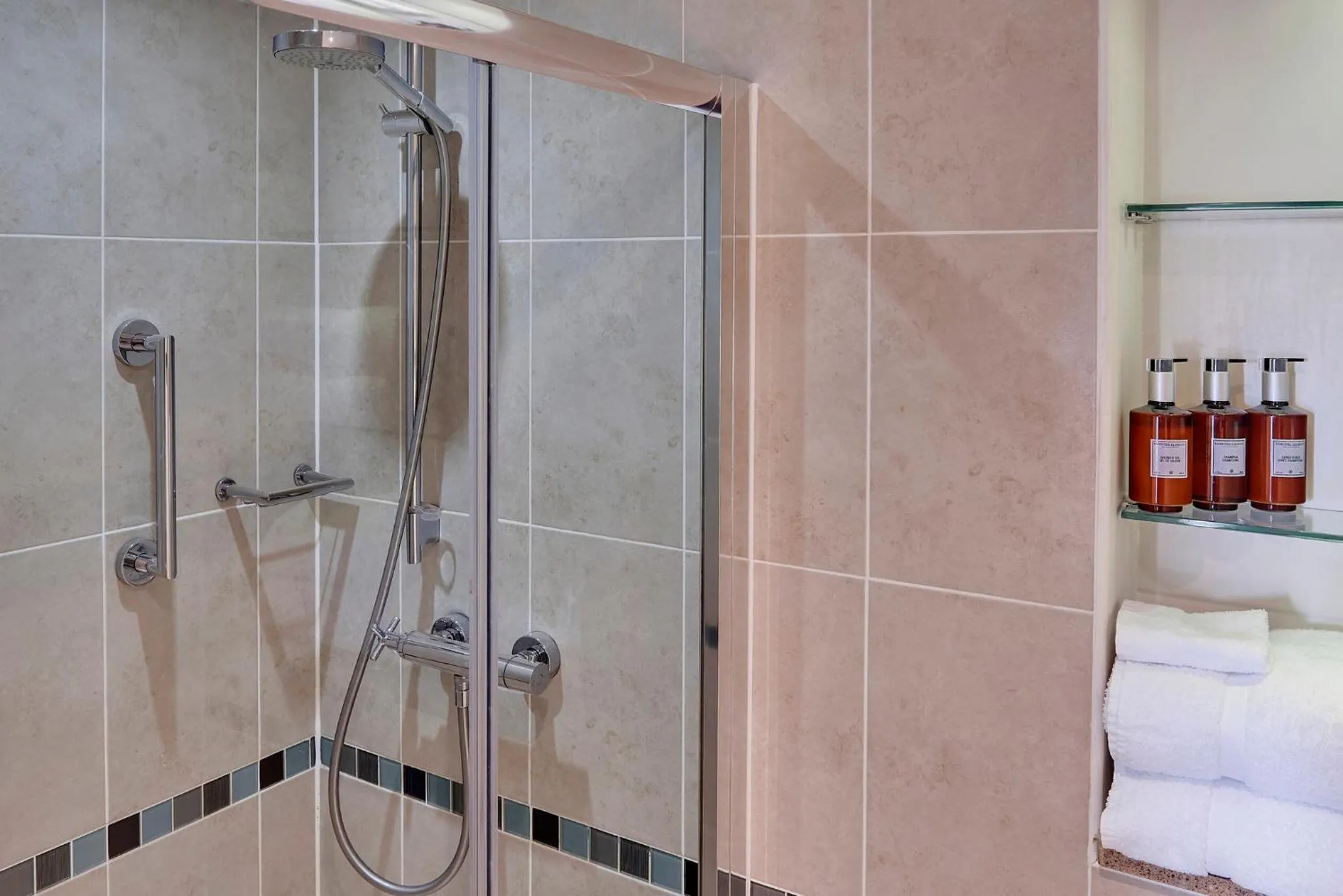 King Studio Suite with Full Kitchen in Staybridge Suites Liverpool by IHG