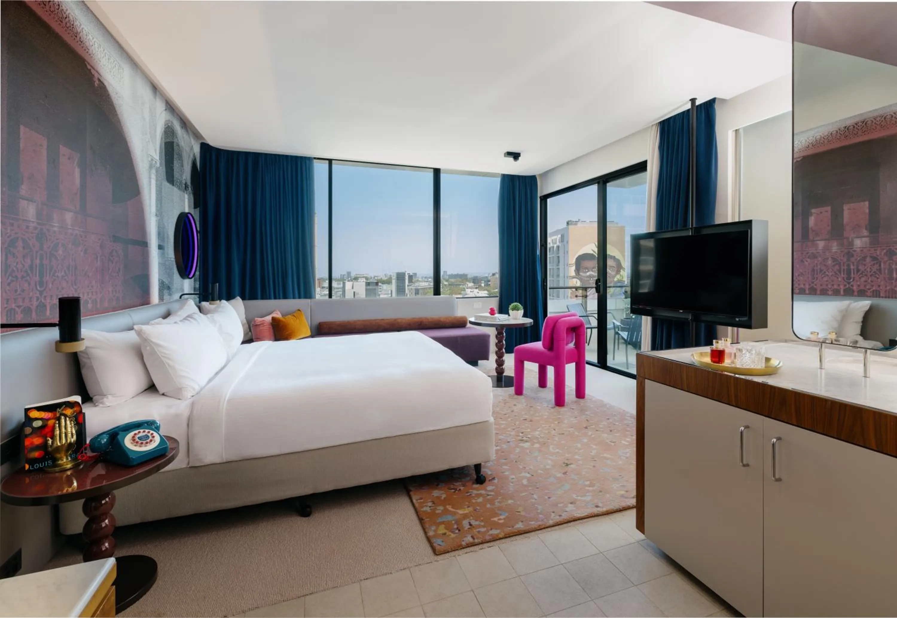 King Suite with Balcony and City Skyline View - High Floor in Hotel Indigo Sydney Potts Point by IHG