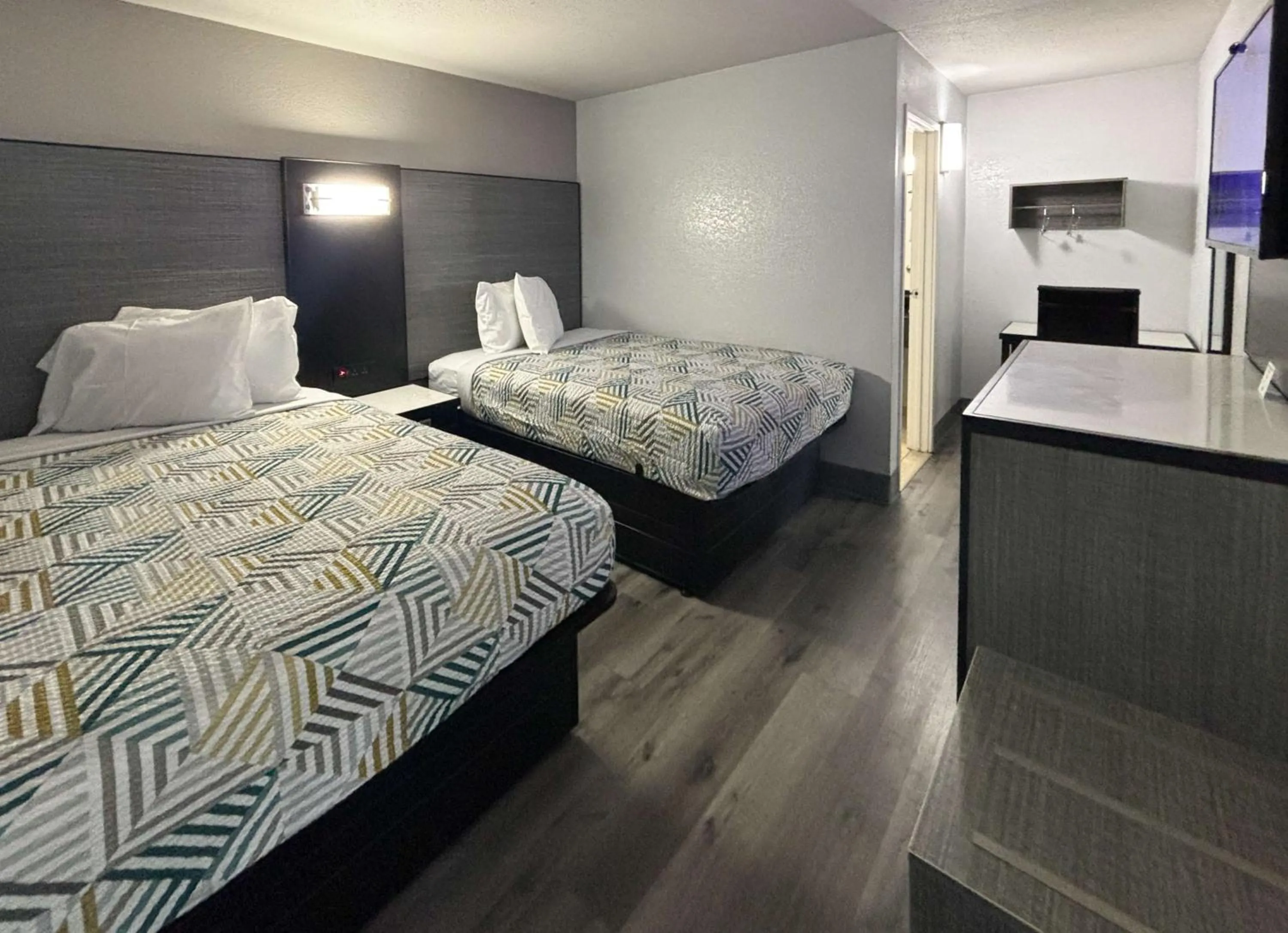 Deluxe Quadruple Room - Smoking in Motel 6-Meridian, MS