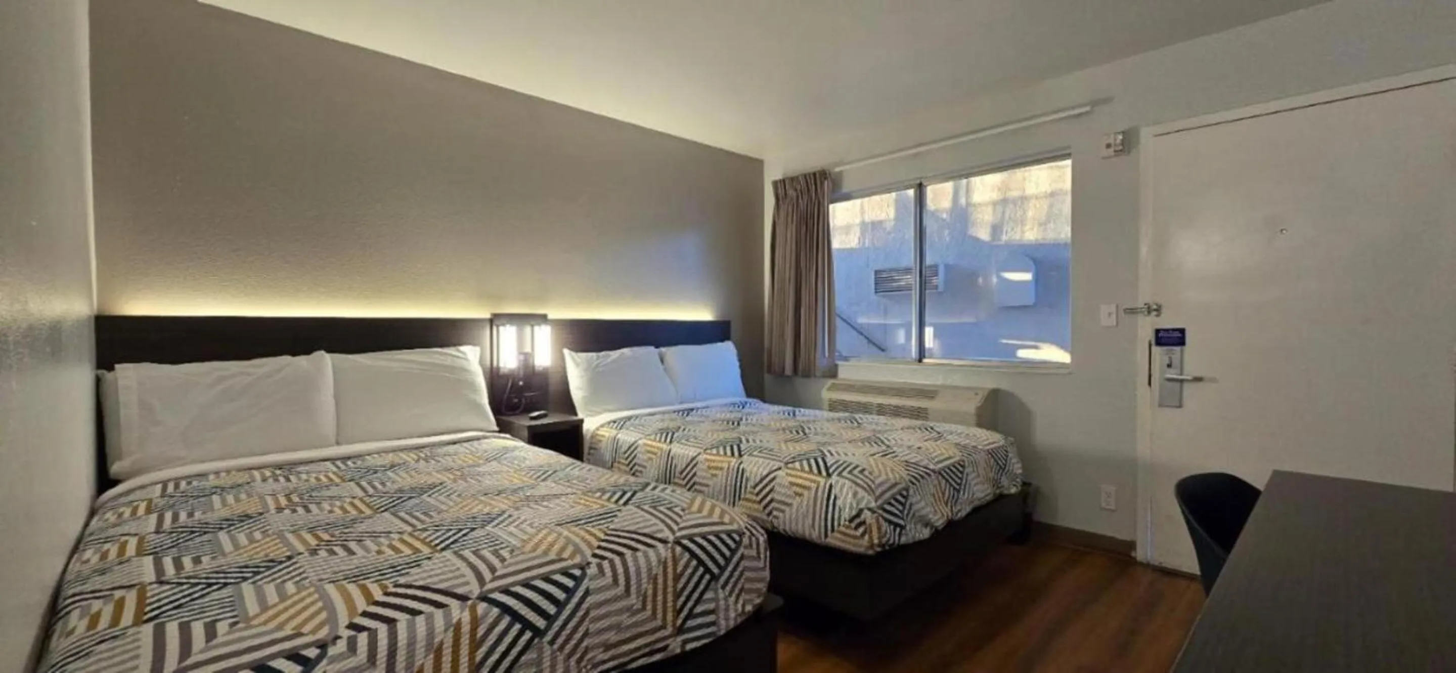 Quadruple Room - Smoking in Motel 6-Slidell, LA - New Orleans