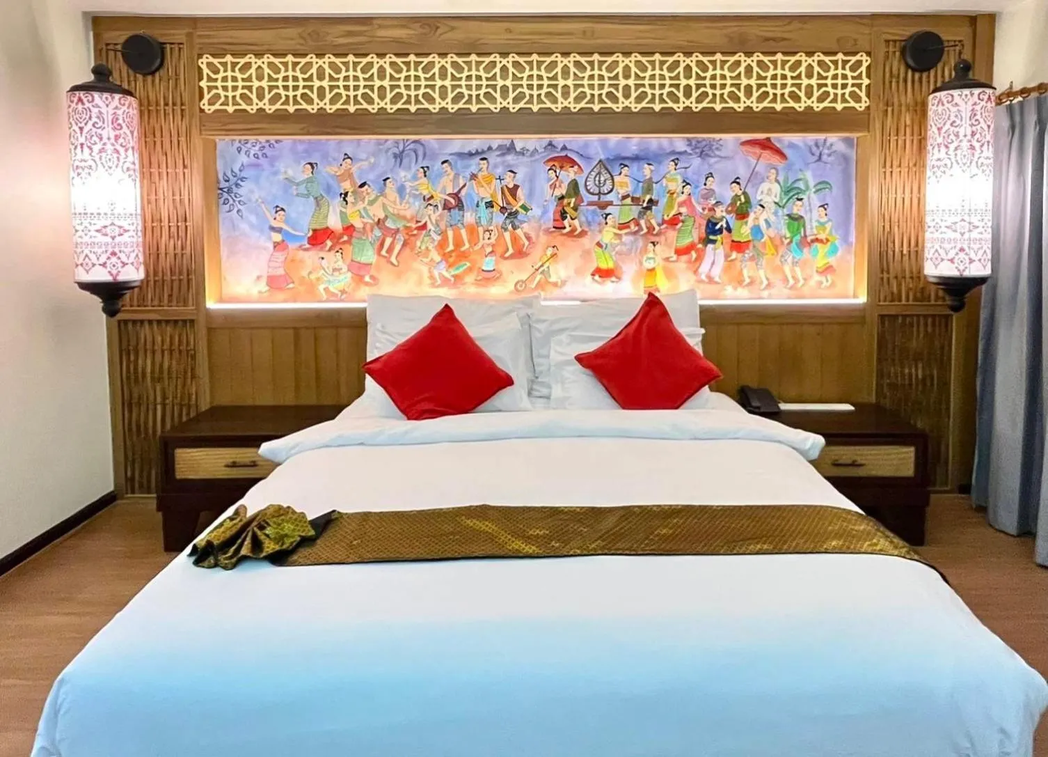 Grand Lanna King Room in Nak Nakara Hotel