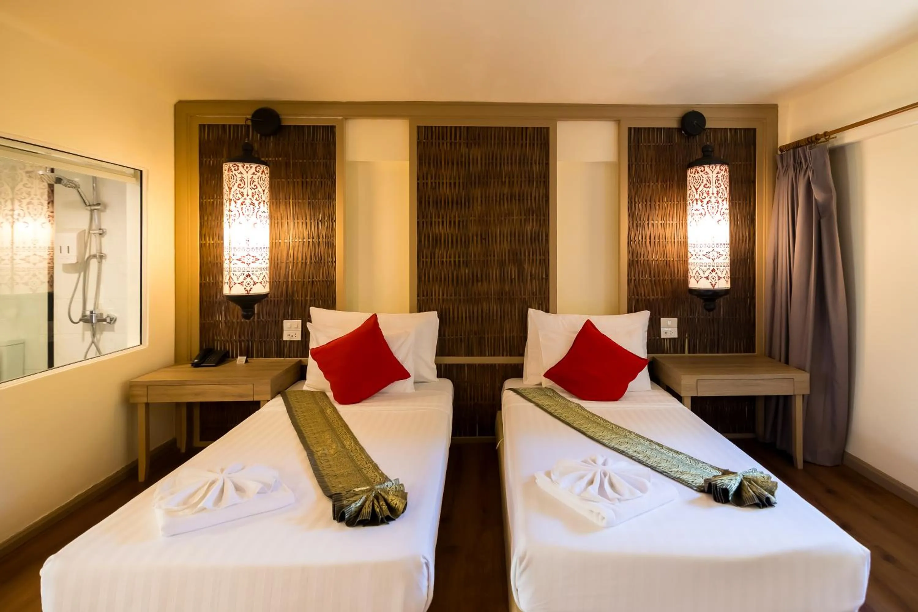 Connecting Room in Nak Nakara Hotel