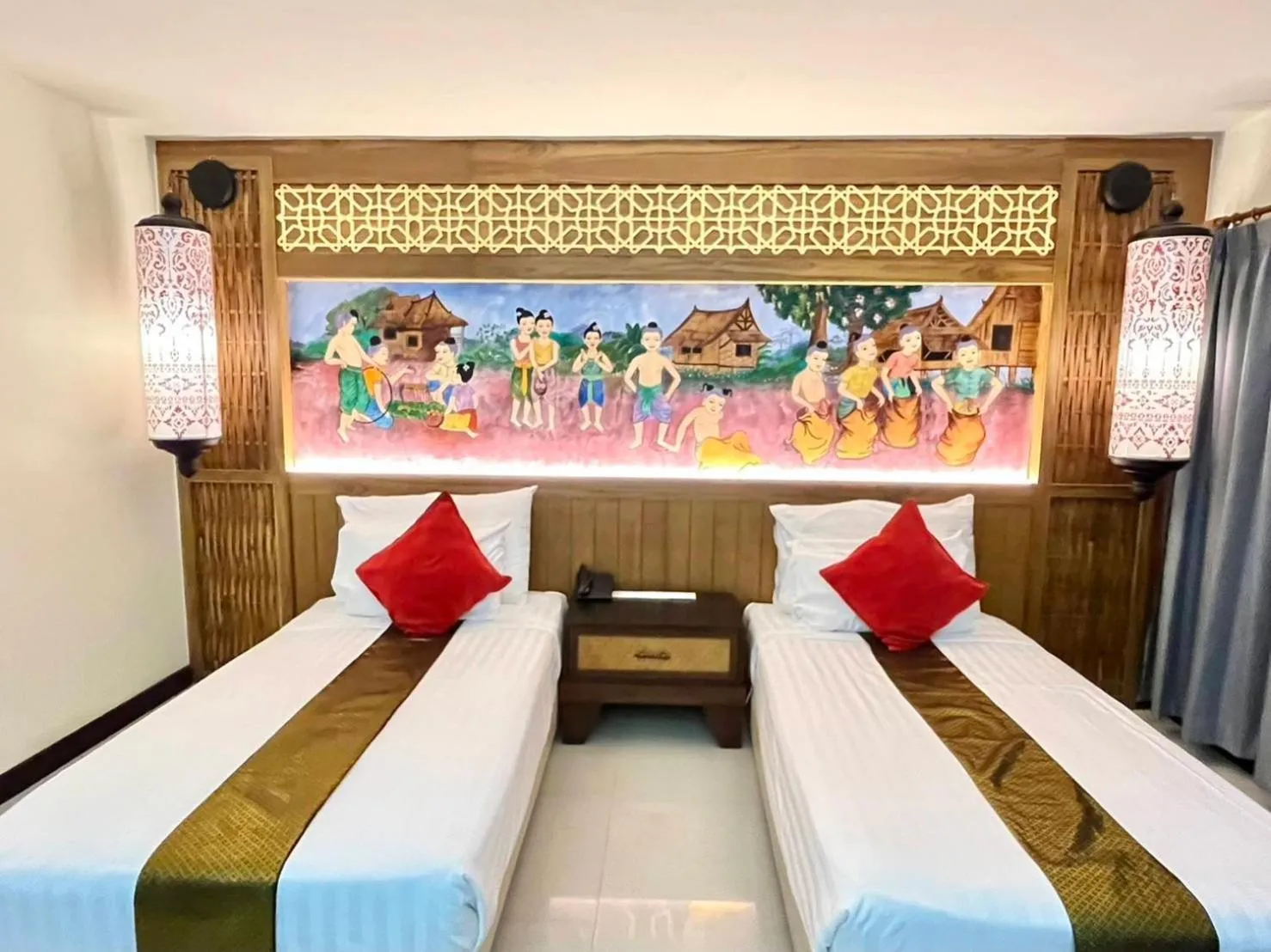 Grand Lanna Twin Room in Nak Nakara Hotel