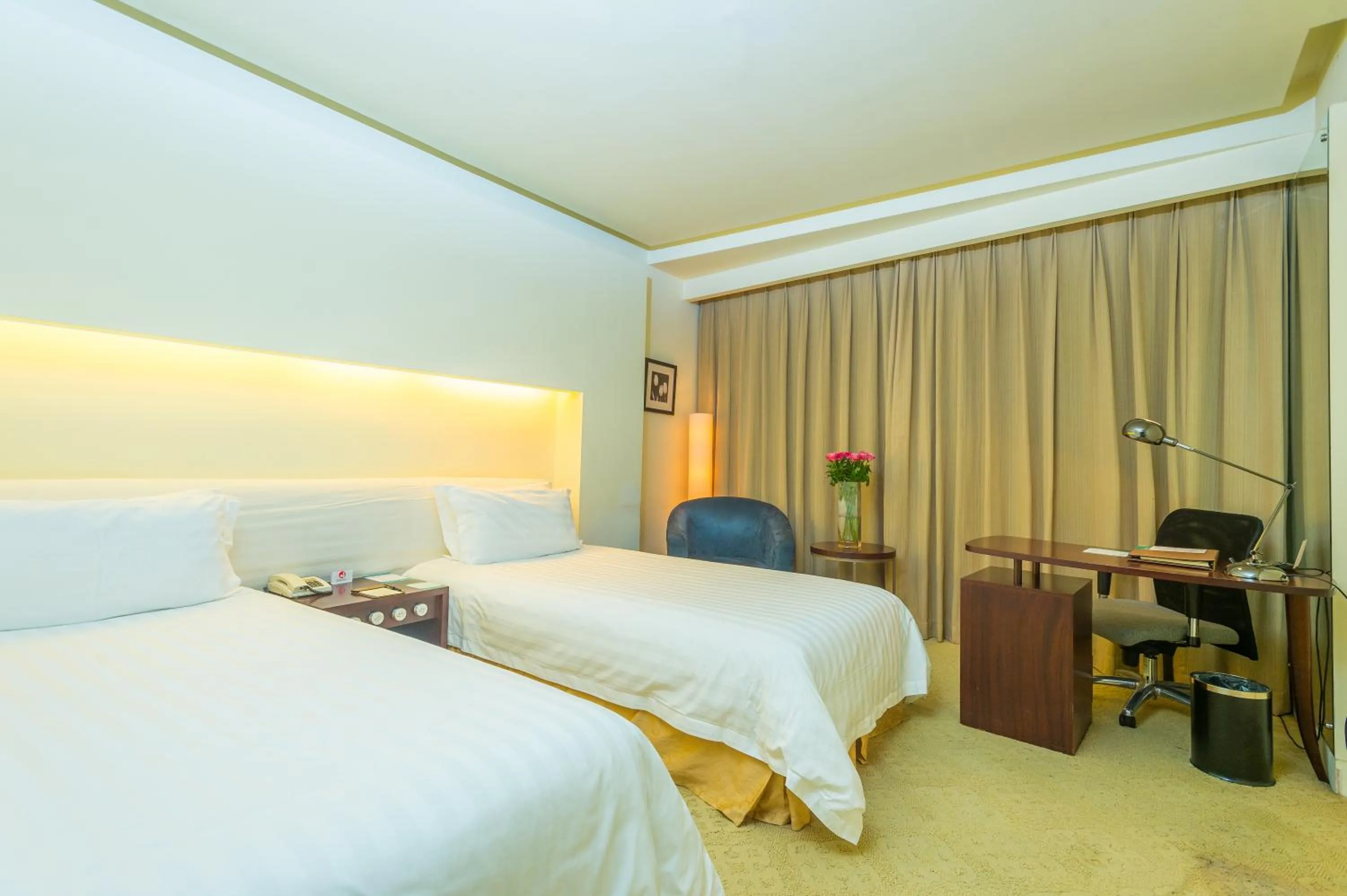 Standard Twin Room in Gubei Garden Hotel Shanghai Hongqiao